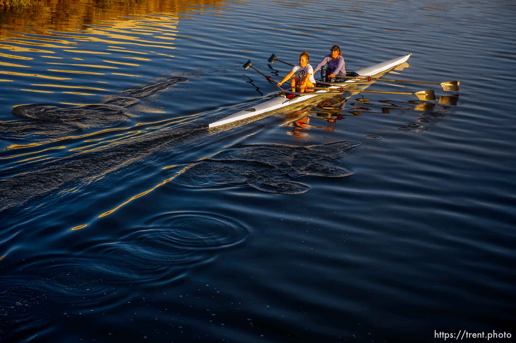 (Trent Nelson  |  The Salt Lake Tribune)
Sydney Koutrouba and Bella Fisher during a Utah Crew workout on the Jordan River in Salt Lake City on Monday Nov. 4, 2019.