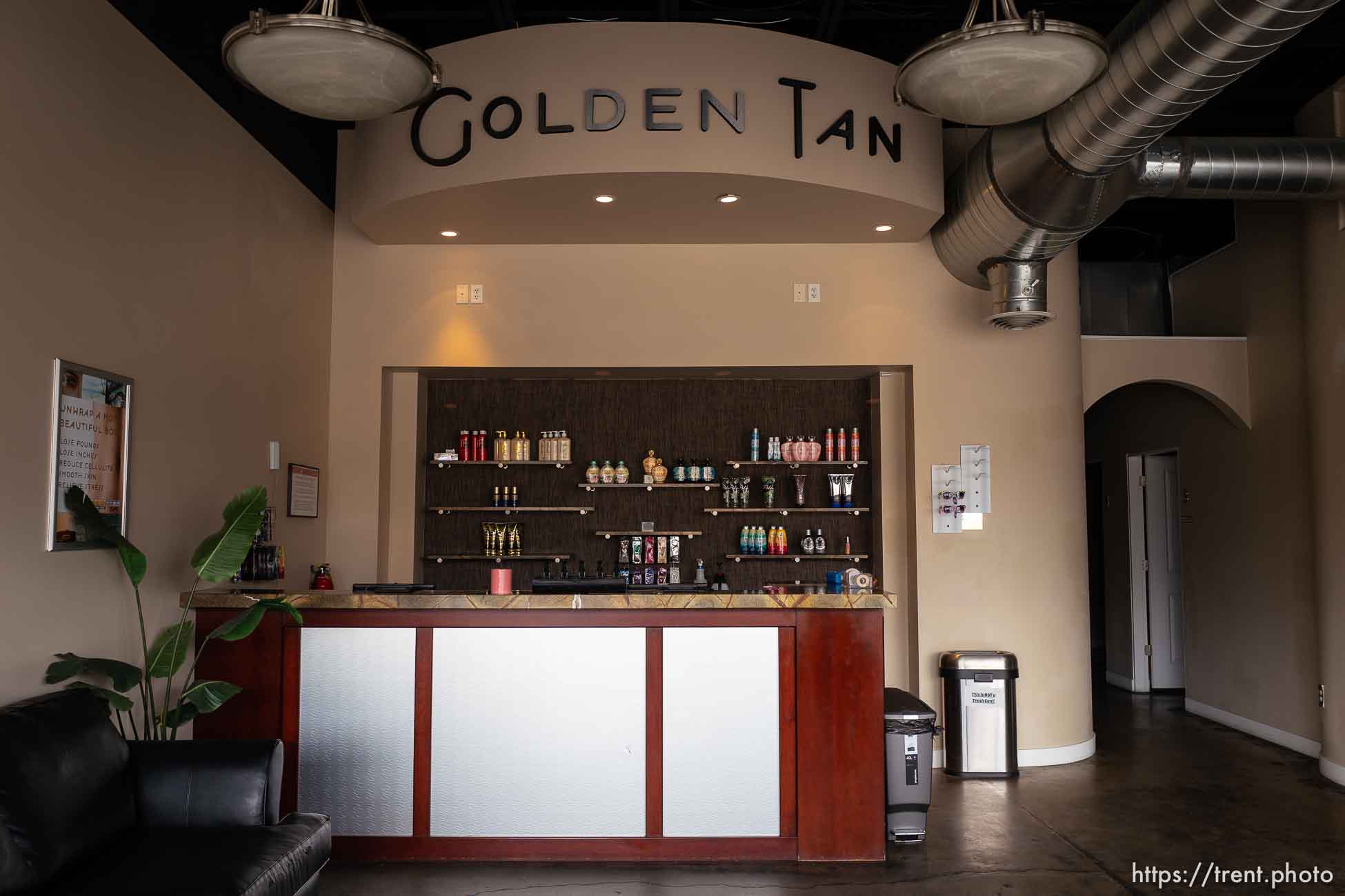 (Trent Nelson  |  The Salt Lake Tribune) 
Golden Tan in Salt Lake City, closed and empty on Tuesday, April 7, 2020.