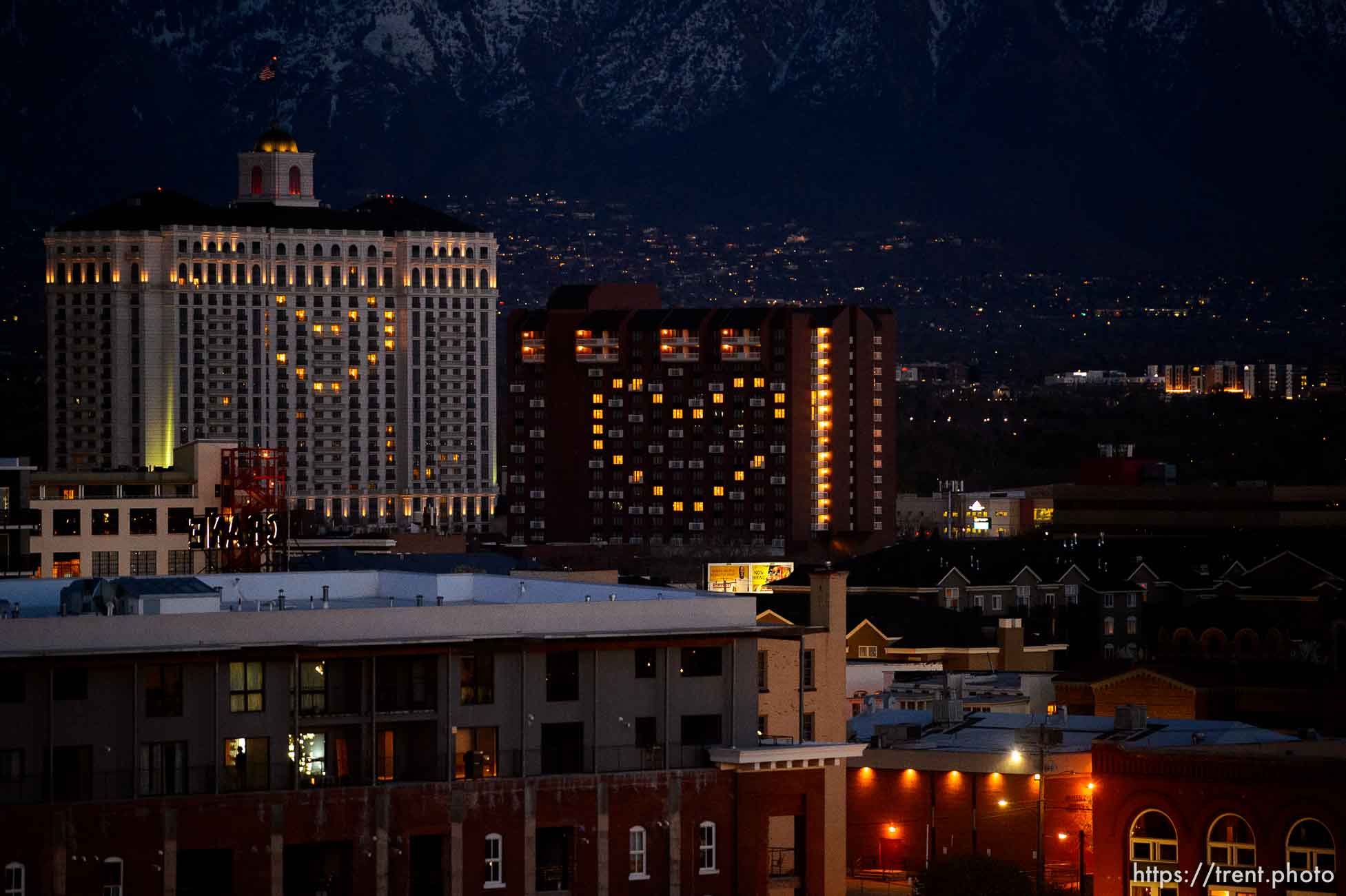 (Trent Nelson  |  The Salt Lake Tribune) Lights in the Grand America and Little America hotels display hearts in Salt Lake City on Wednesday, April 8, 2020.