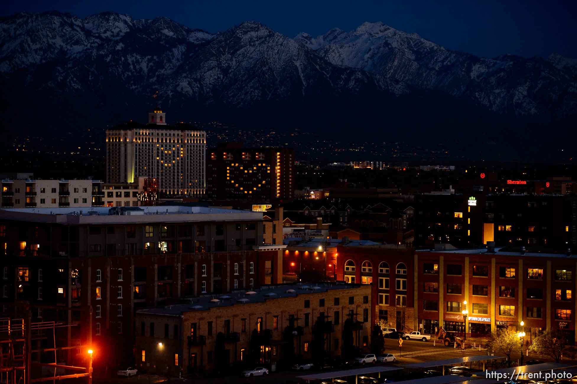 (Trent Nelson  |  The Salt Lake Tribune) Lights in the Grand America and Little America hotels display hearts in Salt Lake City on Wednesday, April 8, 2020.