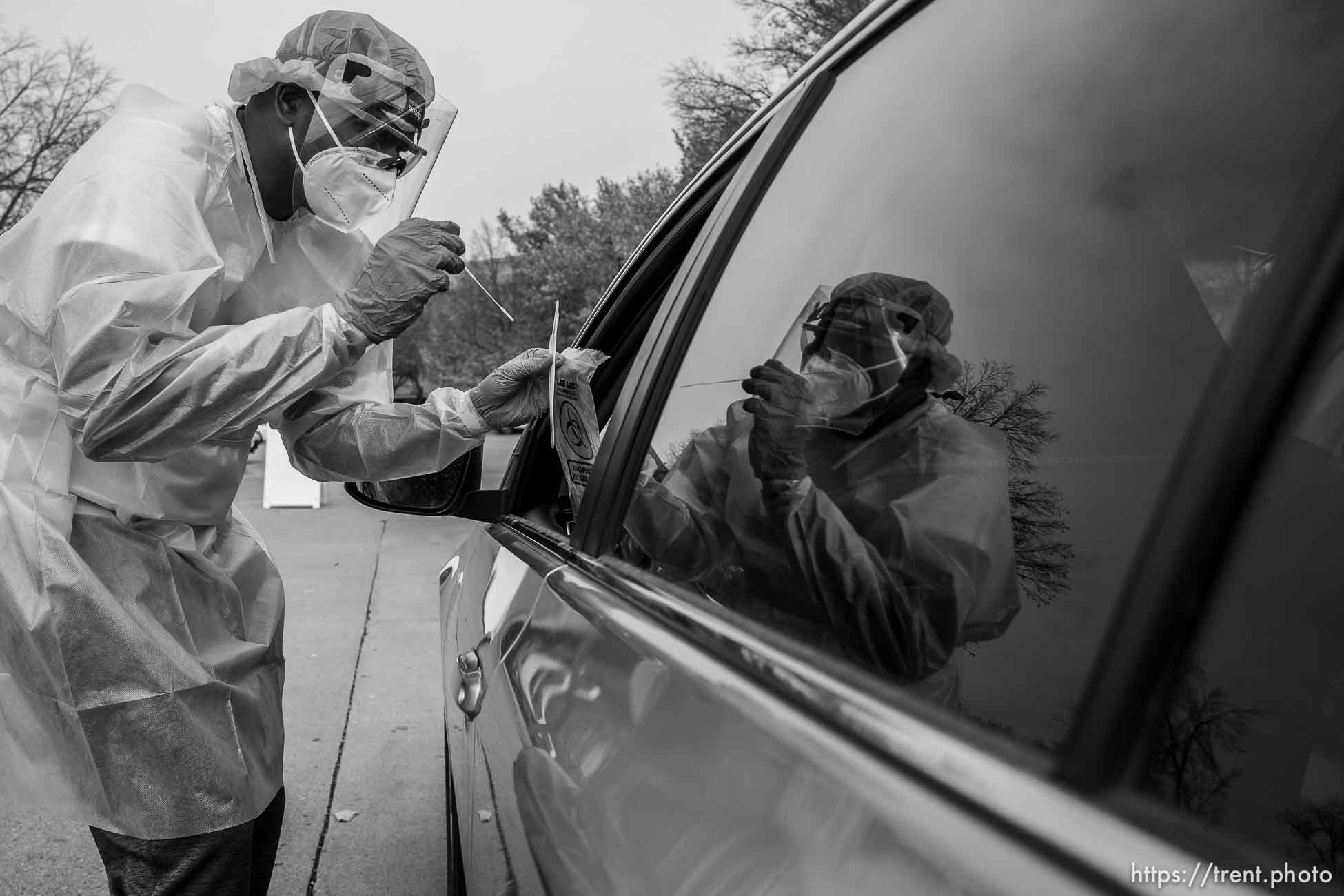 (Trent Nelson  |  The Salt Lake Tribune) Evandro Semedo working at the Utah National Guard’s mobile testing site for COVID-19 in Salt Lake City on Tuesday, Nov. 10, 2020.