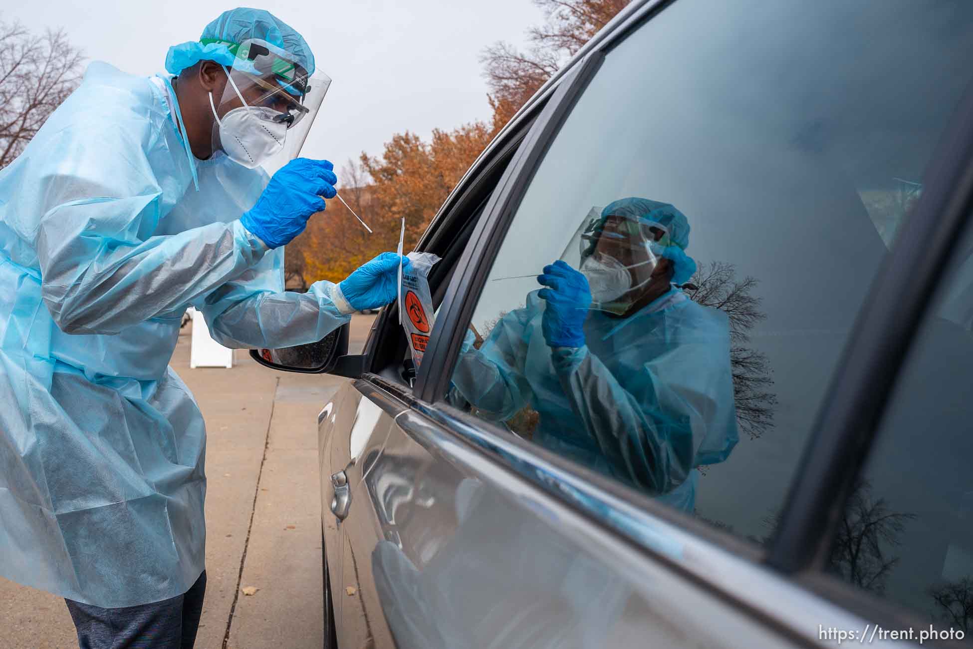 (Trent Nelson  |  The Salt Lake Tribune) Evandro Semedo working at the Utah National Guard’s mobile testing site for COVID-19 in Salt Lake City on Tuesday, Nov. 10, 2020.