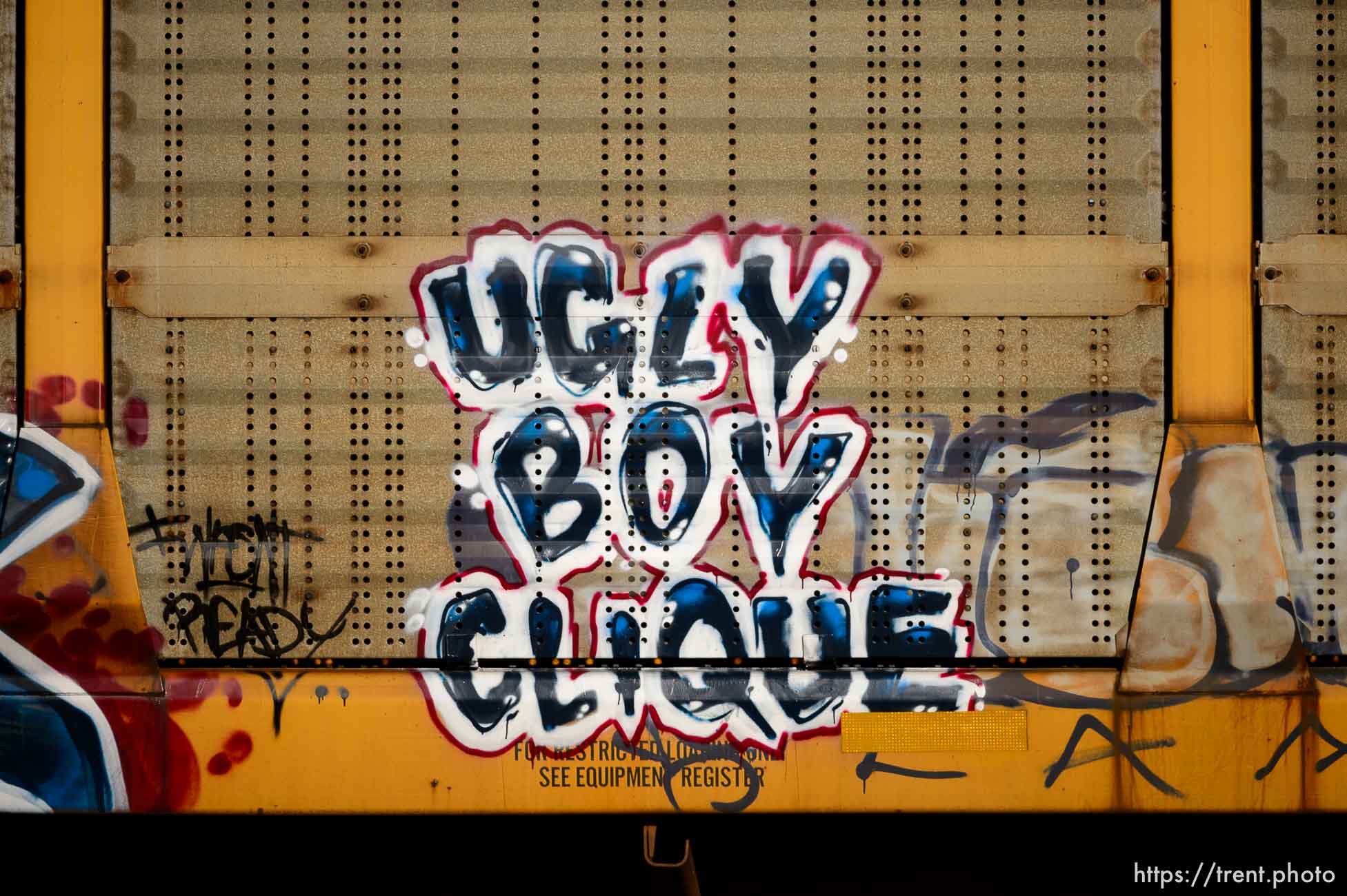 Train Graffiti – Ugly Boy Clique