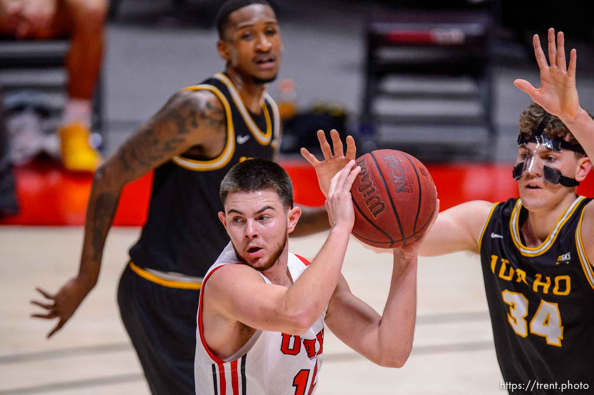 (Trent Nelson  |  The Salt Lake Tribune) Utah Utes guard Rylan Jones (15) as Utah hosts Idaho, NCAA basketball in Salt Lake City on Friday, Dec. 18, 2020.