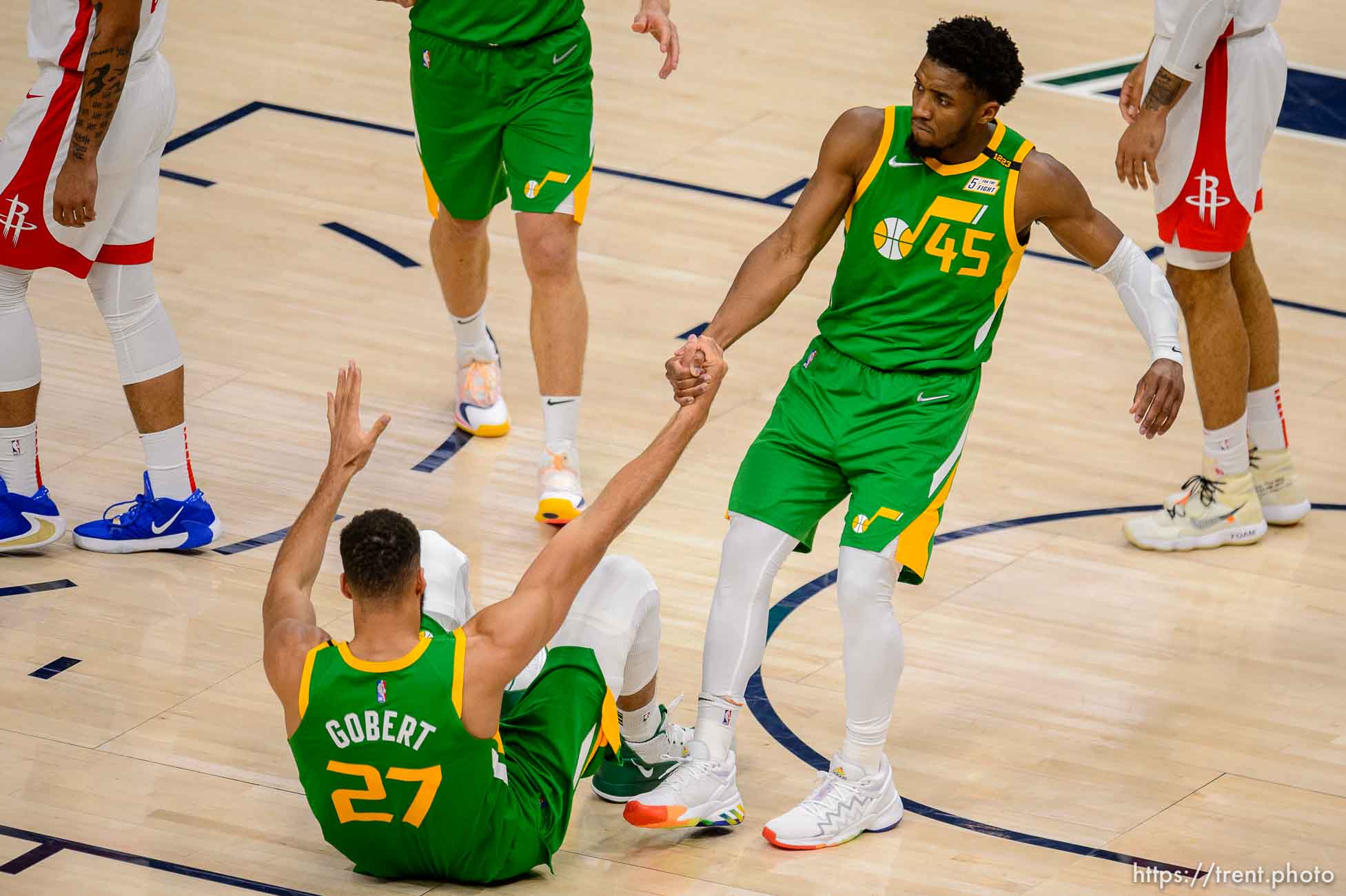 (Trent Nelson  |  The Salt Lake Tribune) Utah Jazz center Rudy Gobert (27), Utah Jazz guard Donovan Mitchell (45)  as the Utah Jazz host the Houston Rockets, NBA basketball in Salt Lake City on Friday, March 12, 2021.