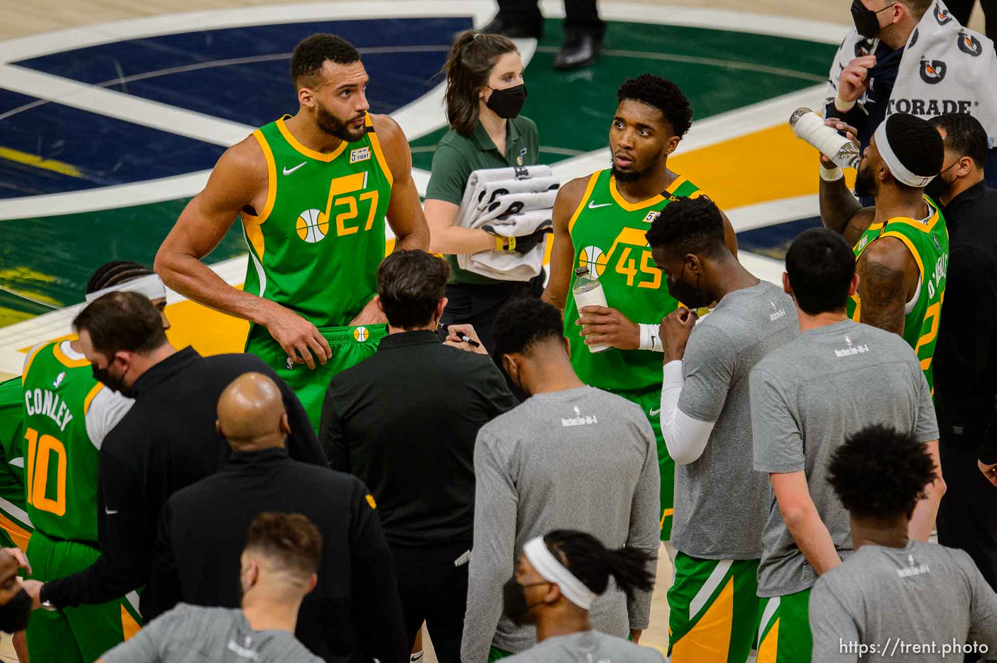 (Trent Nelson  |  The Salt Lake Tribune) Utah Jazz center Rudy Gobert (27), Utah Jazz guard Donovan Mitchell (45)  as the Utah Jazz host the Houston Rockets, NBA basketball in Salt Lake City on Friday, March 12, 2021.