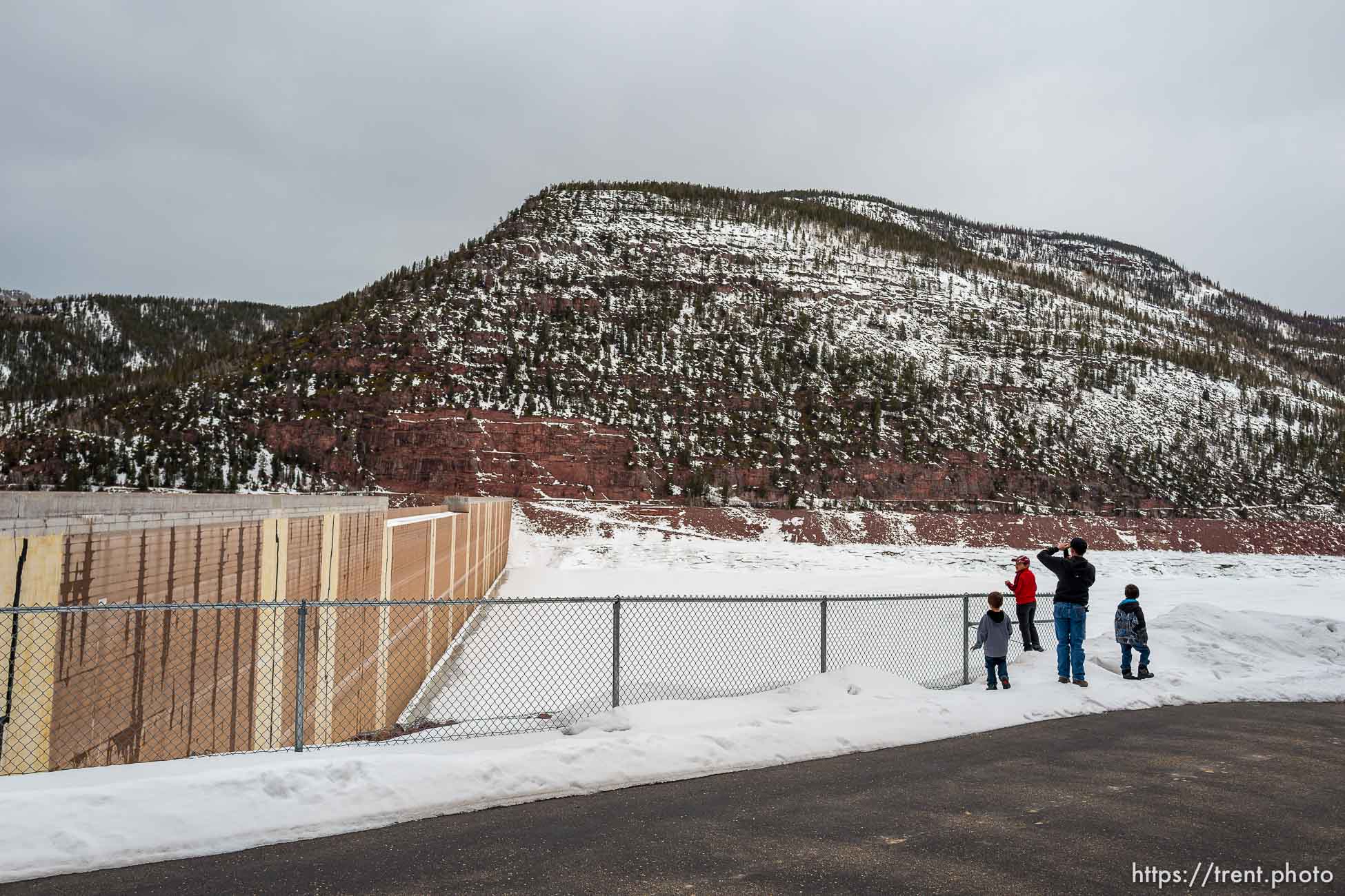 (Trent Nelson | The Salt Lake Tribune) Water level and snowpack at Upper Stillwater Dam on Saturday, March 20, 2021.