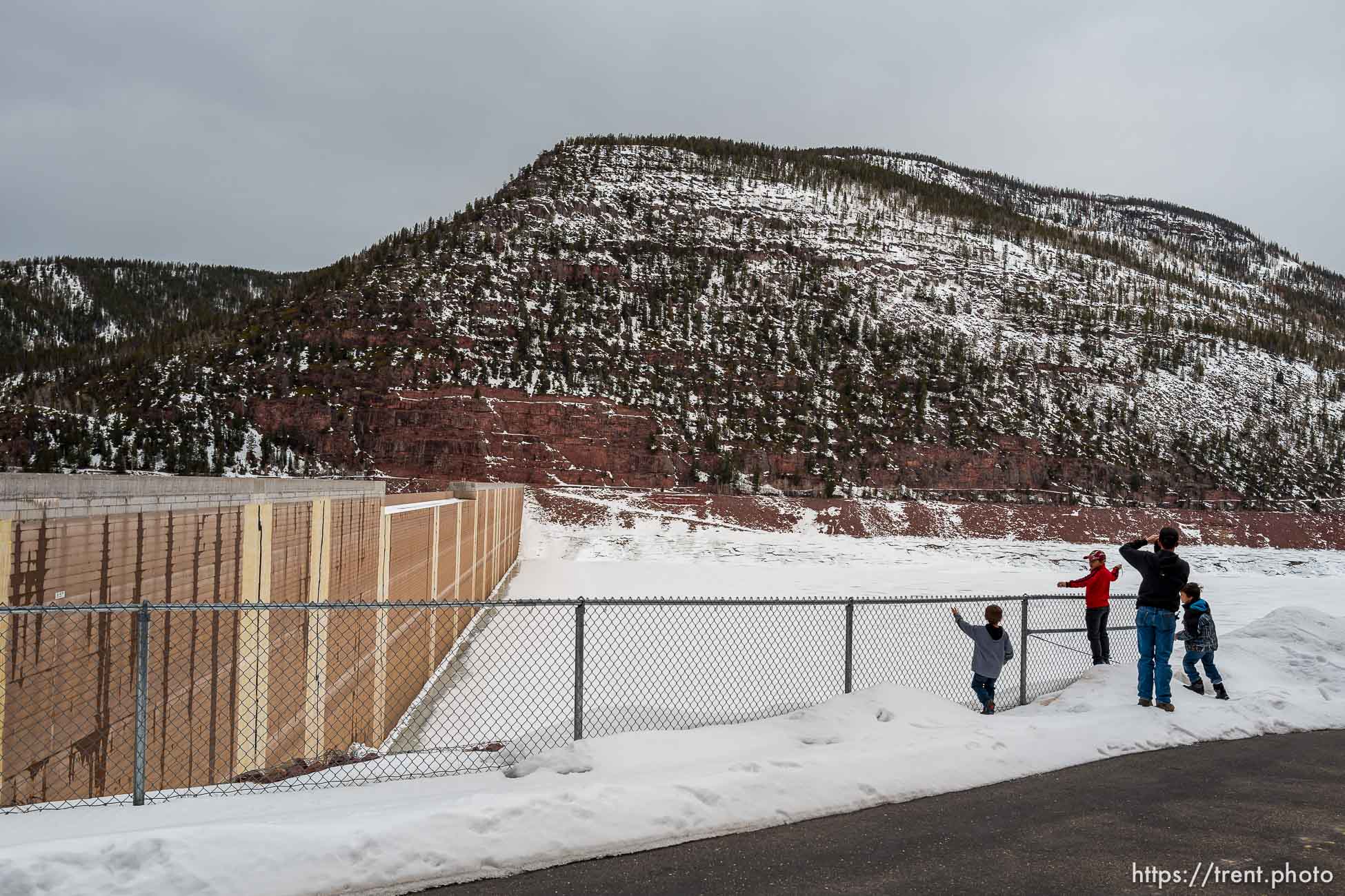 (Trent Nelson | The Salt Lake Tribune) Water level and snowpack at Upper Stillwater Dam on Saturday, March 20, 2021.