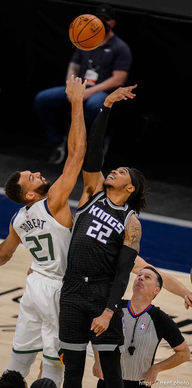 (Trent Nelson  |  The Salt Lake Tribune) Utah Jazz center Rudy Gobert (27) Sacramento Kings center Richaun Holmes (22) as the Utah Jazz host the Sacramento Kings, NBA basketball in Salt Lake City on Saturday, April 10, 2021.