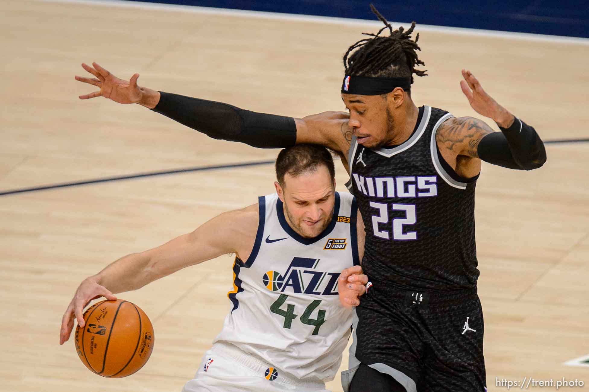 (Trent Nelson  |  The Salt Lake Tribune) Utah Jazz forward Bojan Bogdanovic (44) Sacramento Kings center Richaun Holmes (22) as the Utah Jazz host the Sacramento Kings, NBA basketball in Salt Lake City on Saturday, April 10, 2021.