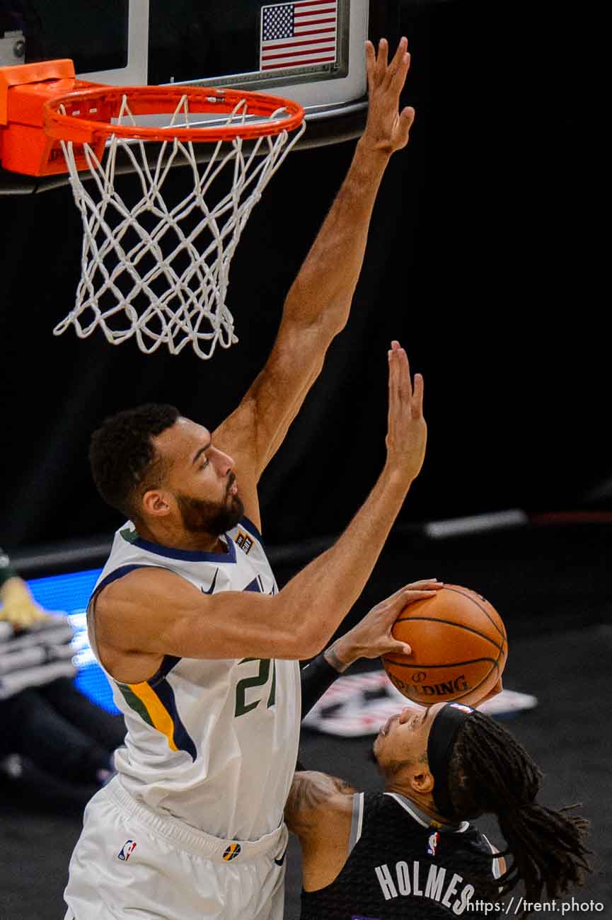 (Trent Nelson  |  The Salt Lake Tribune) Utah Jazz center Rudy Gobert (27) defending Sacramento Kings center Richaun Holmes (22) as the Utah Jazz host the Sacramento Kings, NBA basketball in Salt Lake City on Saturday, April 10, 2021.