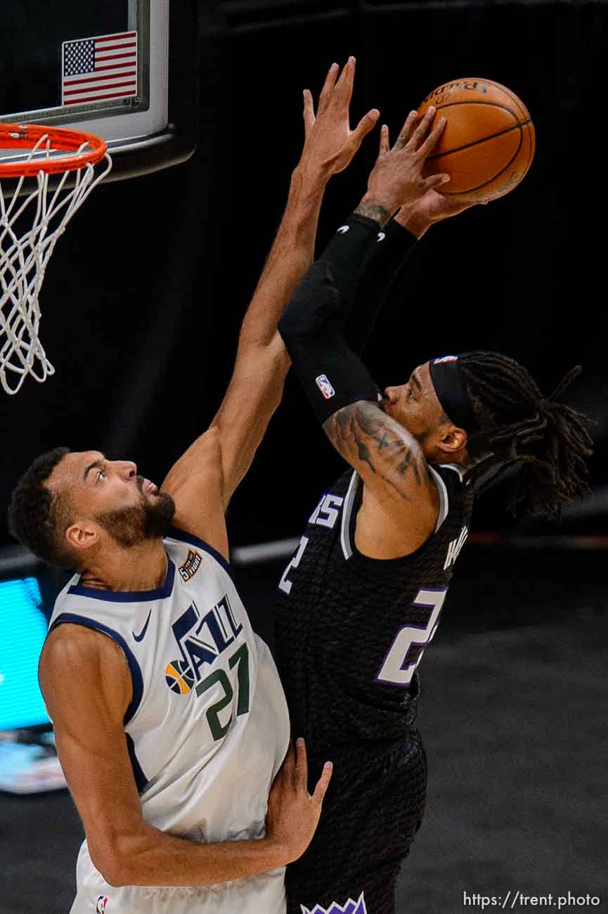 (Trent Nelson  |  The Salt Lake Tribune) Utah Jazz center Rudy Gobert (27) defending Sacramento Kings center Richaun Holmes (22) as the Utah Jazz host the Sacramento Kings, NBA basketball in Salt Lake City on Saturday, April 10, 2021.