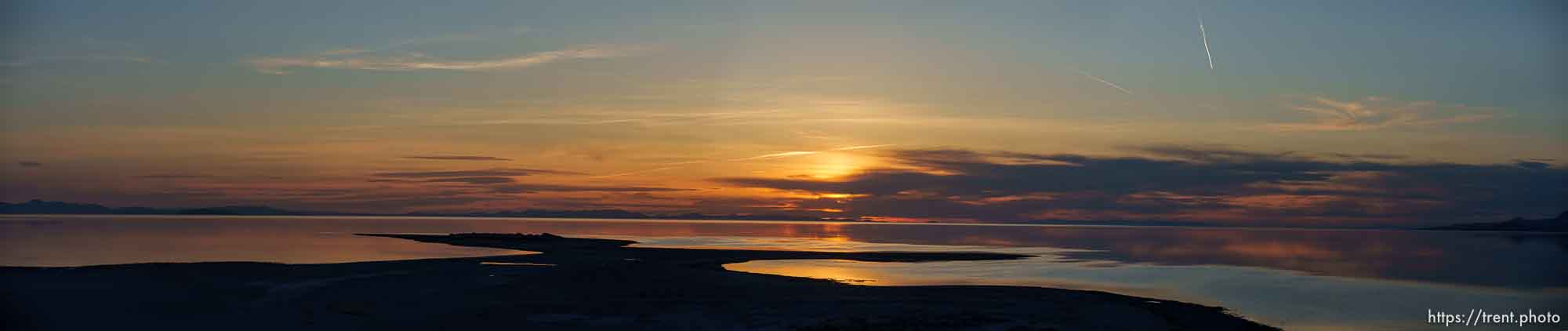 (Trent Nelson  |  The Salt Lake Tribune) sunset at Antelope Island State Park on Friday, April 23, 2021.