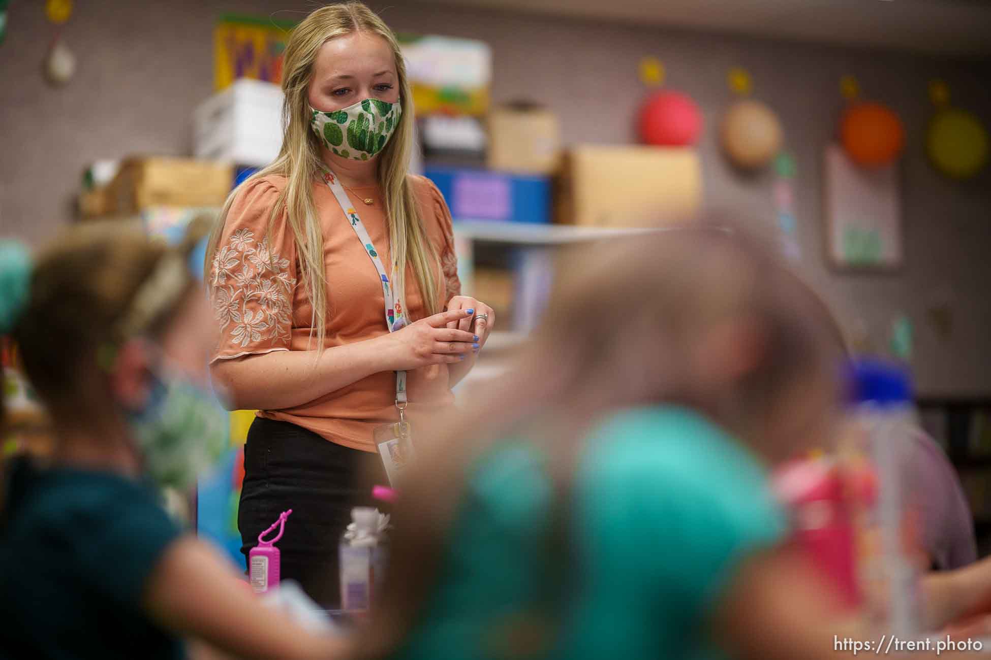 (Trent Nelson  |  The Salt Lake Tribune) Canyon View Elementary teacher Melissa Casper works with her third grade students in Cottonwood Heights on Tuesday, May 18, 2021.