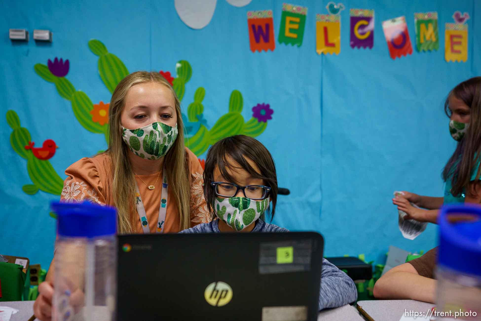 (Trent Nelson  |  The Salt Lake Tribune) Canyon View Elementary teacher Melissa Casper works with her third grade students in Cottonwood Heights on Tuesday, May 18, 2021.