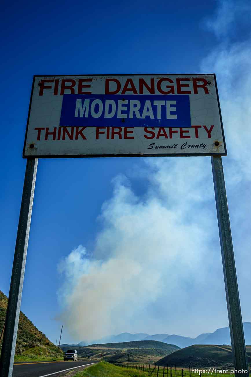 (Trent Nelson  |  The Salt Lake Tribune) East Canyon Fire burns north of East Canyon State Park, on Tuesday, June 8, 2021.