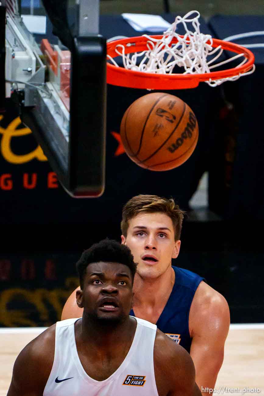 (Trent Nelson  |  The Salt Lake Tribune) Utah Jazz White center Udoka Azubuike (20) and Utah Jazz Blue forward Nate Sestina (42) as Utah Jazz Blue faces Utah Jazz White in the Salt Lake City Summer League in Salt Lake City on Friday, Aug. 6, 2021.