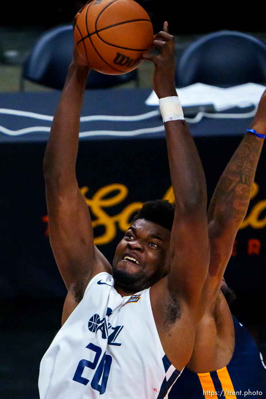 (Trent Nelson  |  The Salt Lake Tribune) Utah Jazz White center Udoka Azubuike (20) as Utah Jazz Blue faces Utah Jazz White in the Salt Lake City Summer League in Salt Lake City on Friday, Aug. 6, 2021.