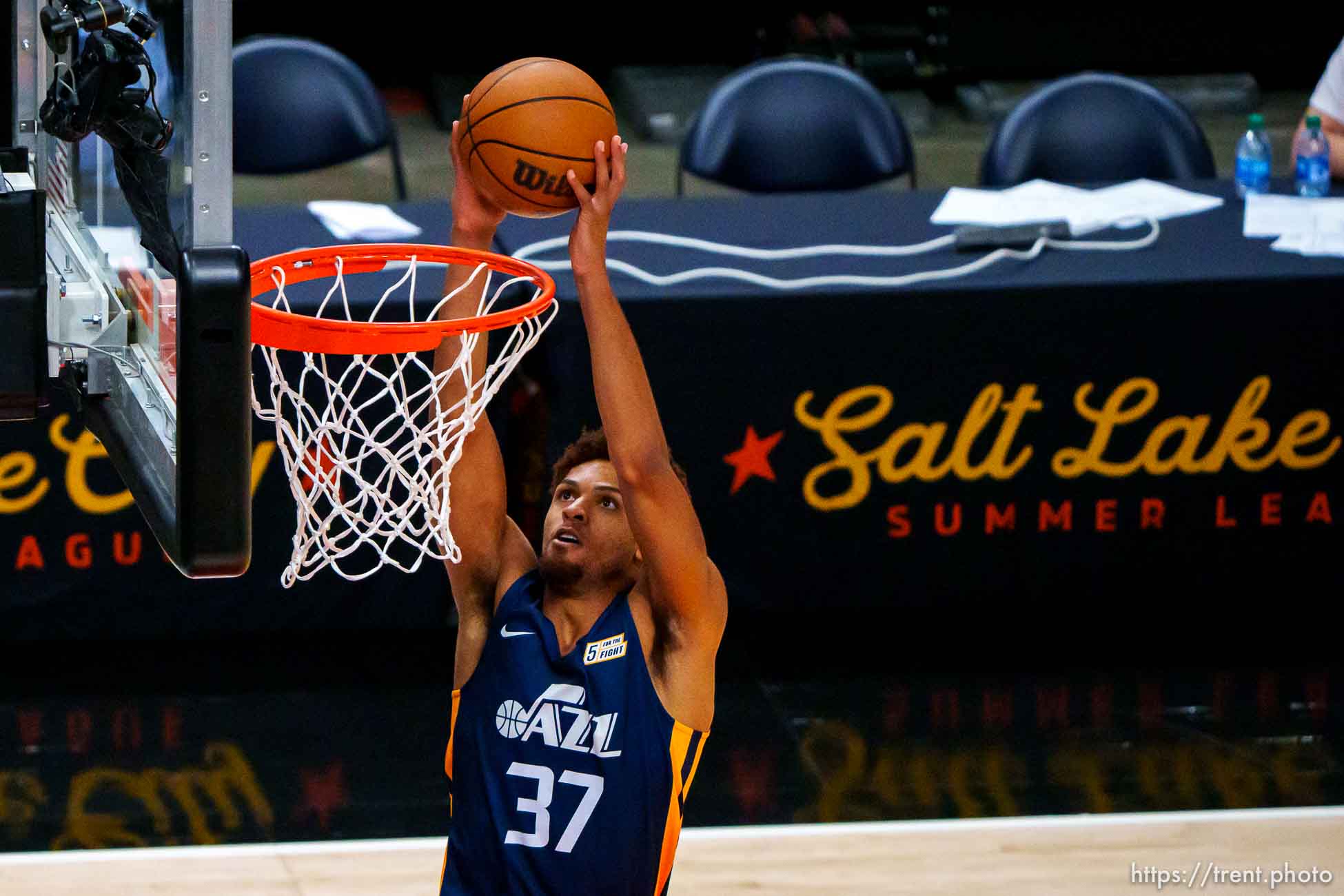 (Trent Nelson  |  The Salt Lake Tribune) Utah Jazz Blue guard MaCio Teague (37) dunks as Utah Jazz Blue faces Utah Jazz White in the Salt Lake City Summer League in Salt Lake City on Friday, Aug. 6, 2021.