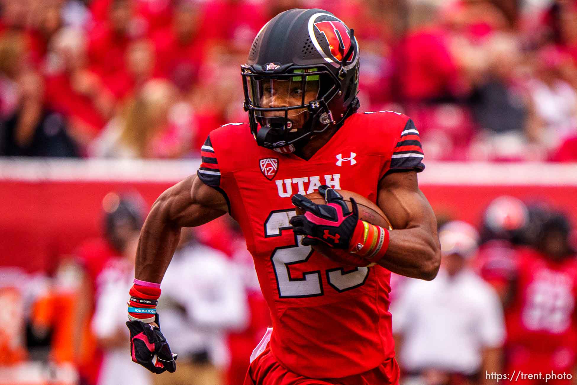 (Trent Nelson  |  The Salt Lake Tribune) Utah Utes wide receiver Jaylen Dixon (25) runs the ball as the Utah Utes host the Weber State Wildcats in Salt Lake City on Thursday, Sept. 2, 2021.