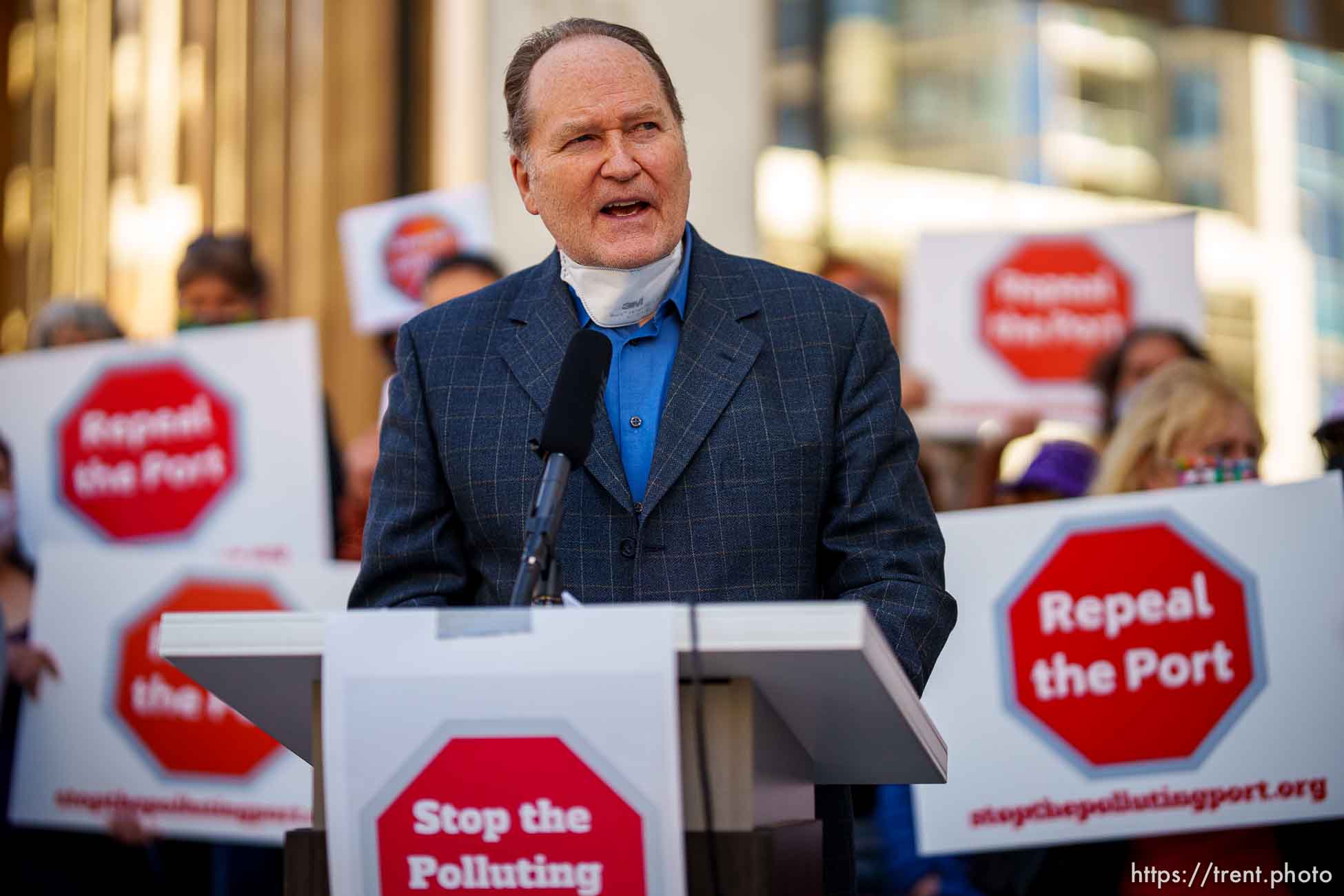 (Trent Nelson  |  The Salt Lake Tribune) Dr. Brian Moench speaks at a news conference by Stop the Polluting Port Coalition in Salt Lake City on Monday, Sept. 20, 2021.