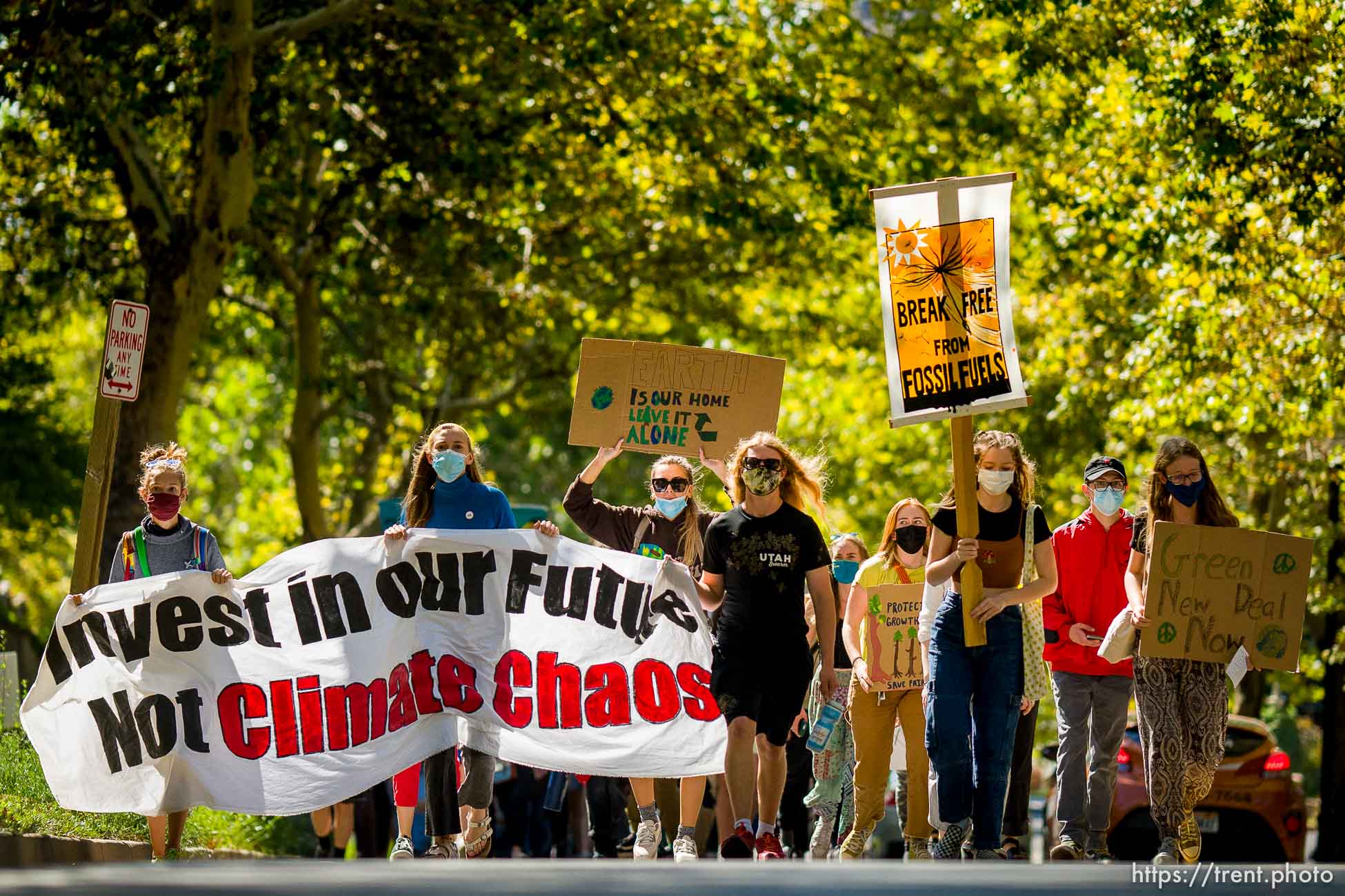 (Trent Nelson  |  The Salt Lake Tribune) Youth march to the State Capitol in Salt Lake City for Future Utah’s climate strike on Friday, Sept. 24, 2021..