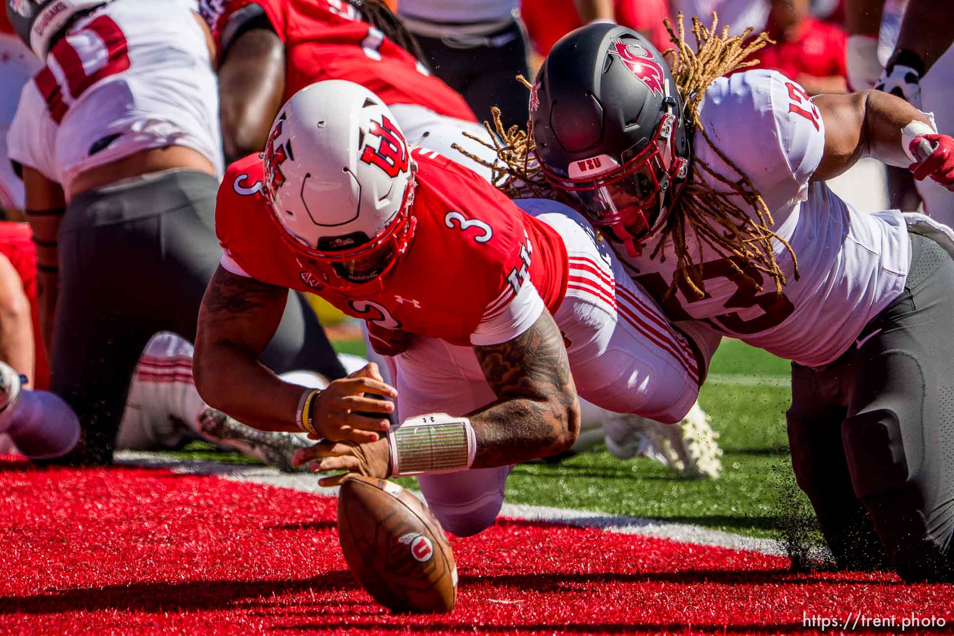 (Trent Nelson  |  The Salt Lake Tribune) Utah Utes quarterback Ja'Quinden Jackson (3) runs for a touchdown as the University of Utah hosts Washington State, NCAA football in Salt Lake City on Saturday, Sept. 25, 2021.