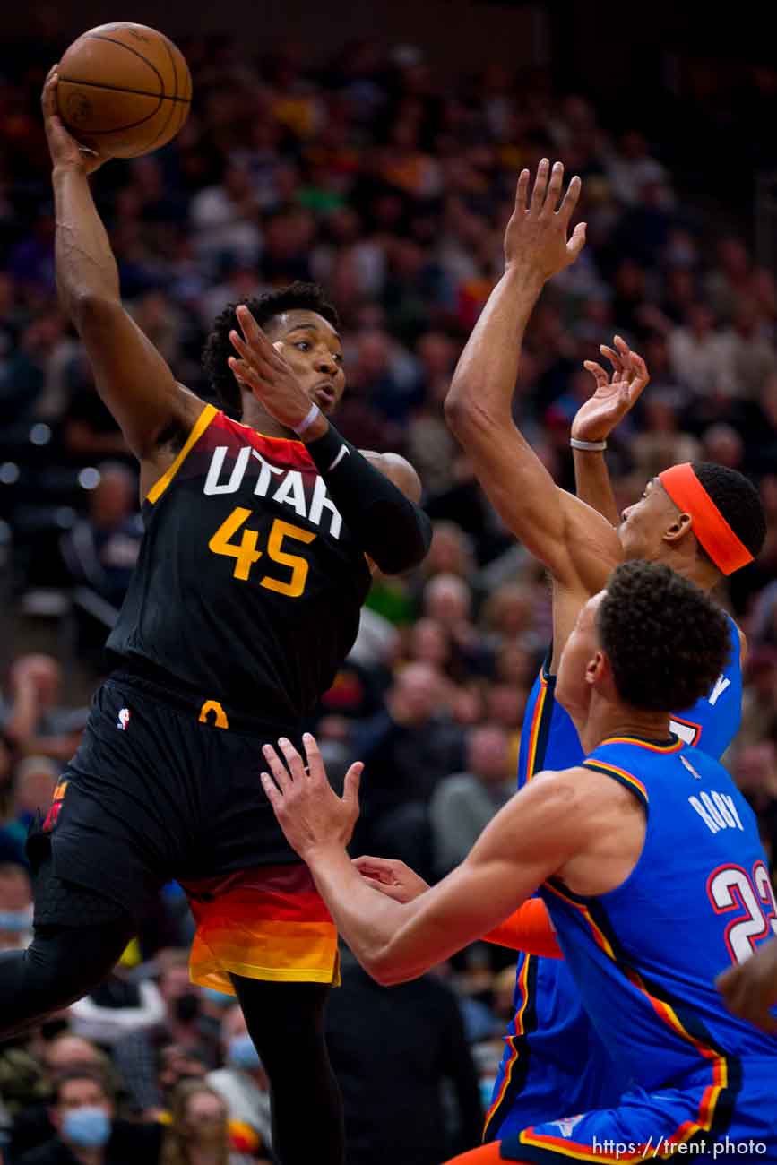 (Trent Nelson  |  The Salt Lake Tribune) Utah Jazz guard Donovan Mitchell (45) passes the ball as the Utah Jazz host the Oklahoma City Thunder, NBA basketball in Salt Lake City on Wednesday, Oct. 20, 2021.