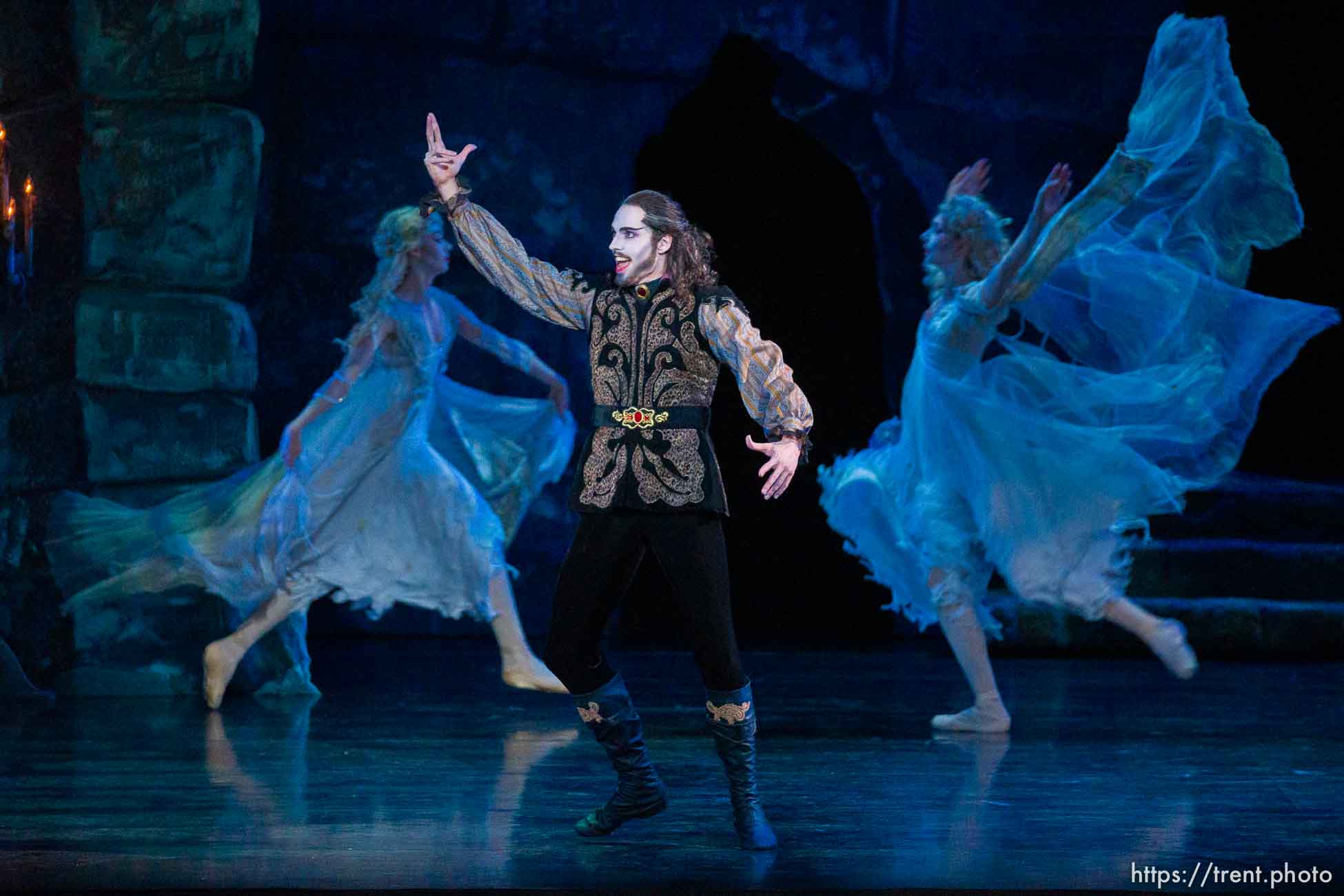 (Trent Nelson  |  The Salt Lake Tribune) Dress rehearsal for Ballet West's Dracula, at the Capitol Theatre in Salt Lake City on Thursday, Oct. 21, 2021.