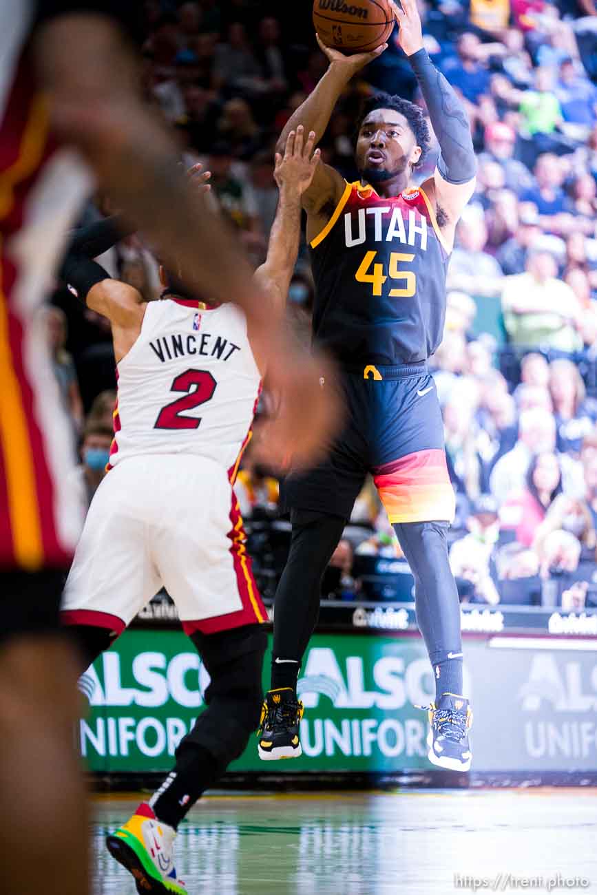 (Trent Nelson  |  The Salt Lake Tribune) Utah Jazz guard Donovan Mitchell (45) as the Utah Jazz host the Miami Heat, NBA basketball in Salt Lake City on Saturday, Nov. 13, 2021.