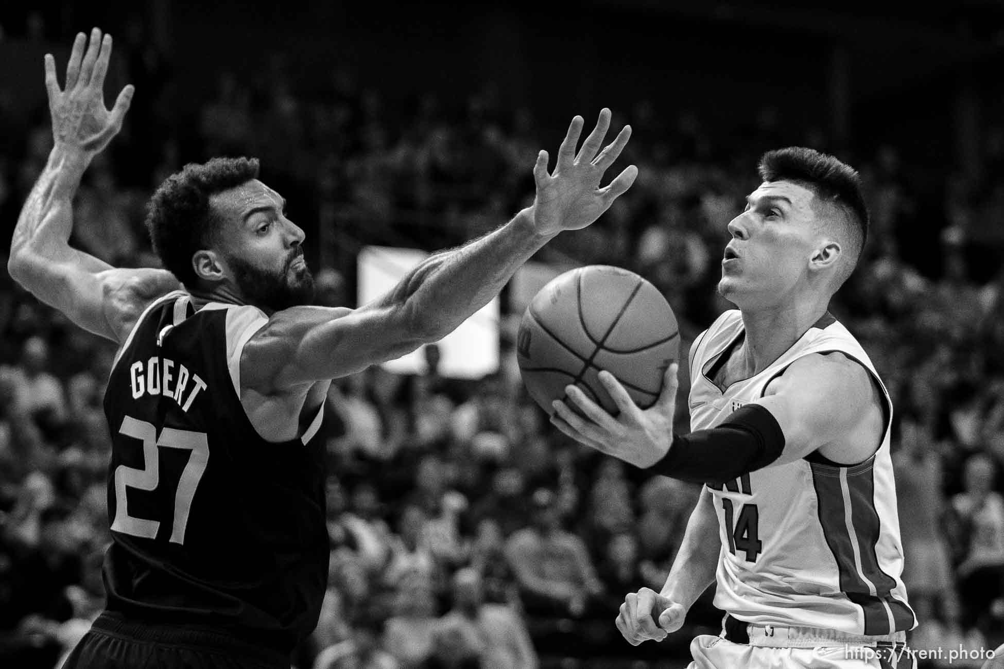 o(Trent Nelson  |  The Salt Lake Tribune) Miami Heat guard Tyler Herro (14) drives, with Utah Jazz center Rudy Gobert (27) defending as the Utah Jazz host the Miami Heat, NBA basketball in Salt Lake City on Saturday, Nov. 13, 2021.