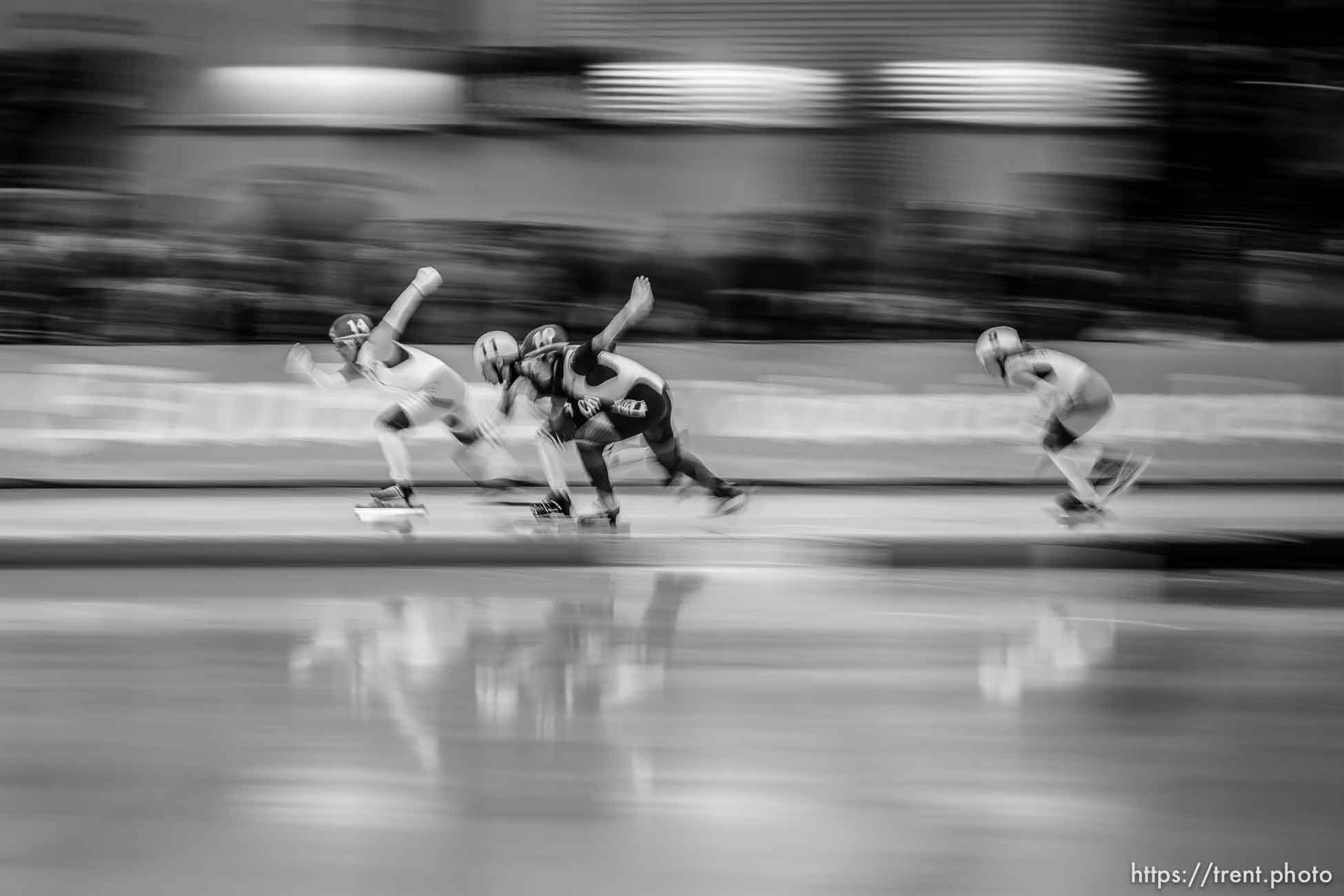 (Trent Nelson  |  The Salt Lake Tribune) Women's Mass Start. International Skating Union World Cup long-track speedskating races at the Utah Olympic Oval in Kearns on Sunday, Dec. 5, 2021.