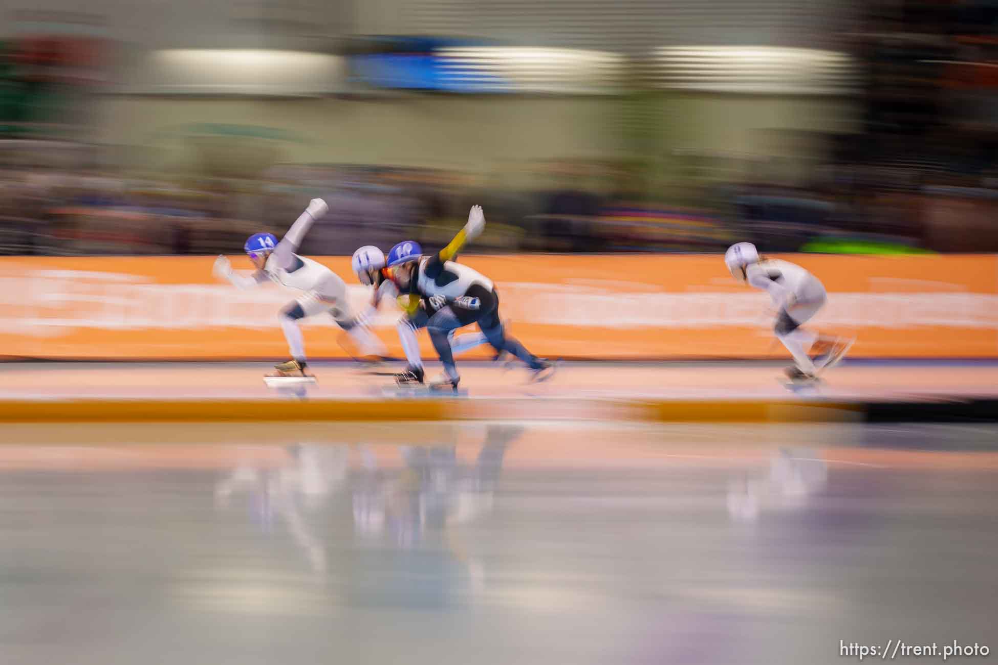 (Trent Nelson  |  The Salt Lake Tribune) Women's Mass Start. International Skating Union World Cup long-track speedskating races at the Utah Olympic Oval in Kearns on Sunday, Dec. 5, 2021.