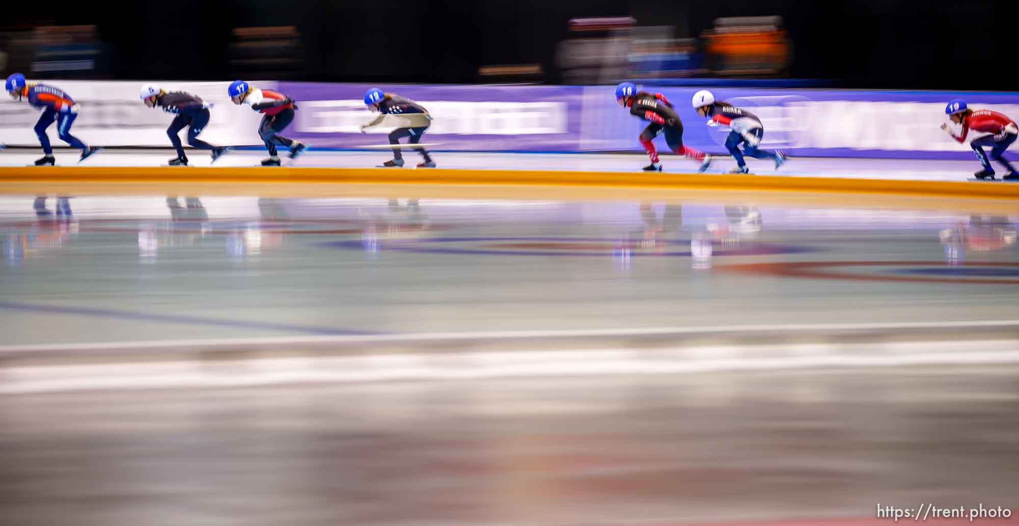 (Trent Nelson  |  The Salt Lake Tribune) Women's Mass Start. International Skating Union World Cup long-track speedskating races at the Utah Olympic Oval in Kearns on Sunday, Dec. 5, 2021.