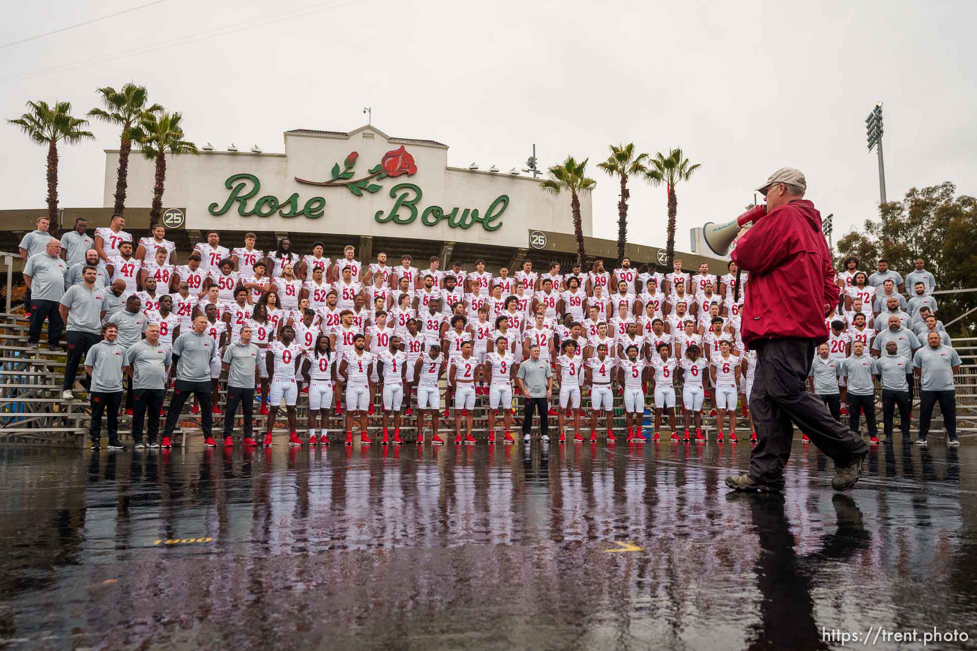 (Trent Nelson  |  The Salt Lake Tribune) The Utah Utes pose for a team photo at the Rose Bowl in Pasadena, Calif., on Thursday, Dec. 30, 2021.