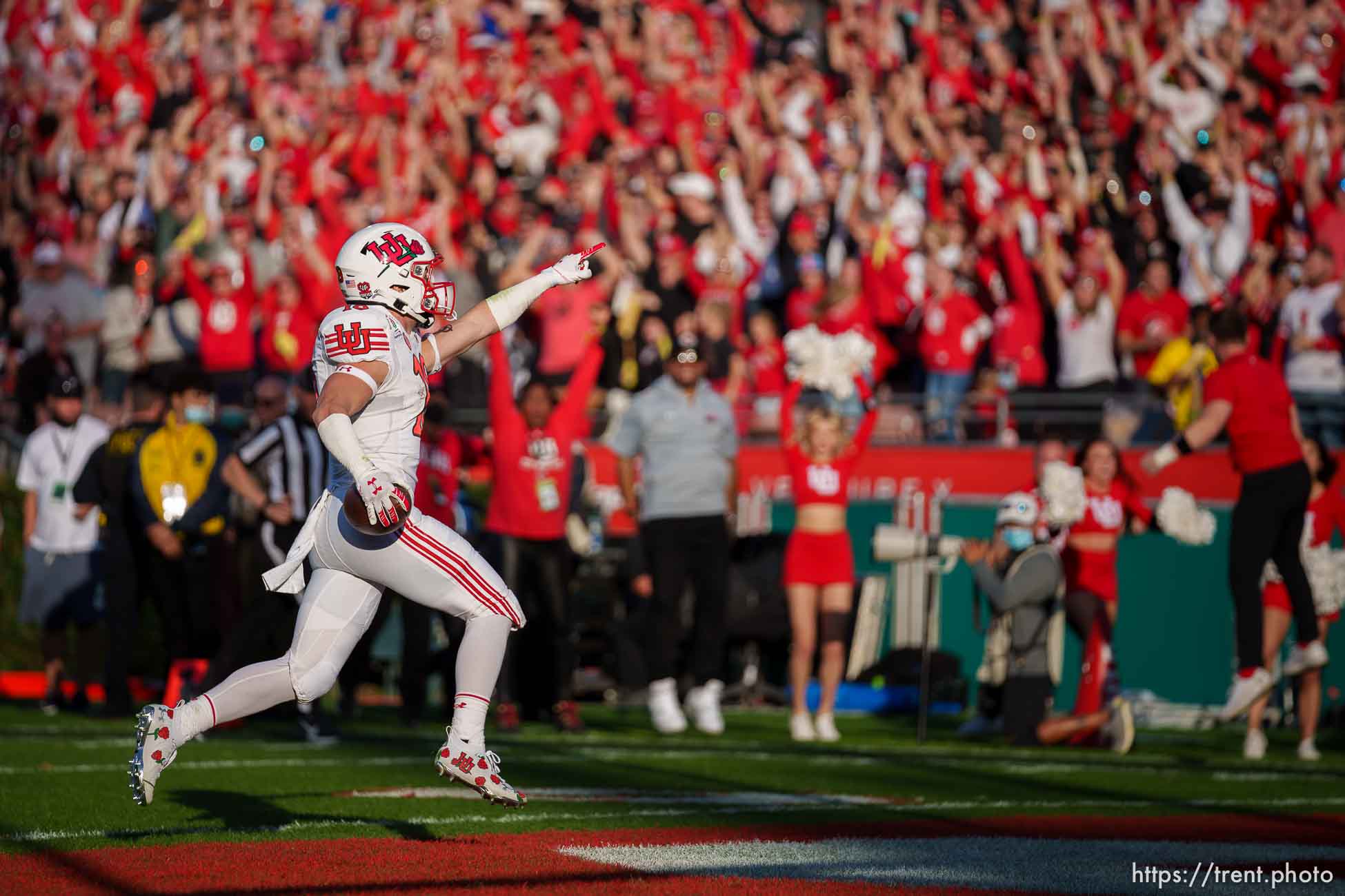 (Trent Nelson  |  The Salt Lake Tribune) Utah Utes wide receiver Britain Covey (18) runs a kick return for a touchdown as the Utah Utes face the Ohio State Buckeyes at the Rose Bowl in Pasadena, Calif., on Saturday, Jan. 1, 2022.