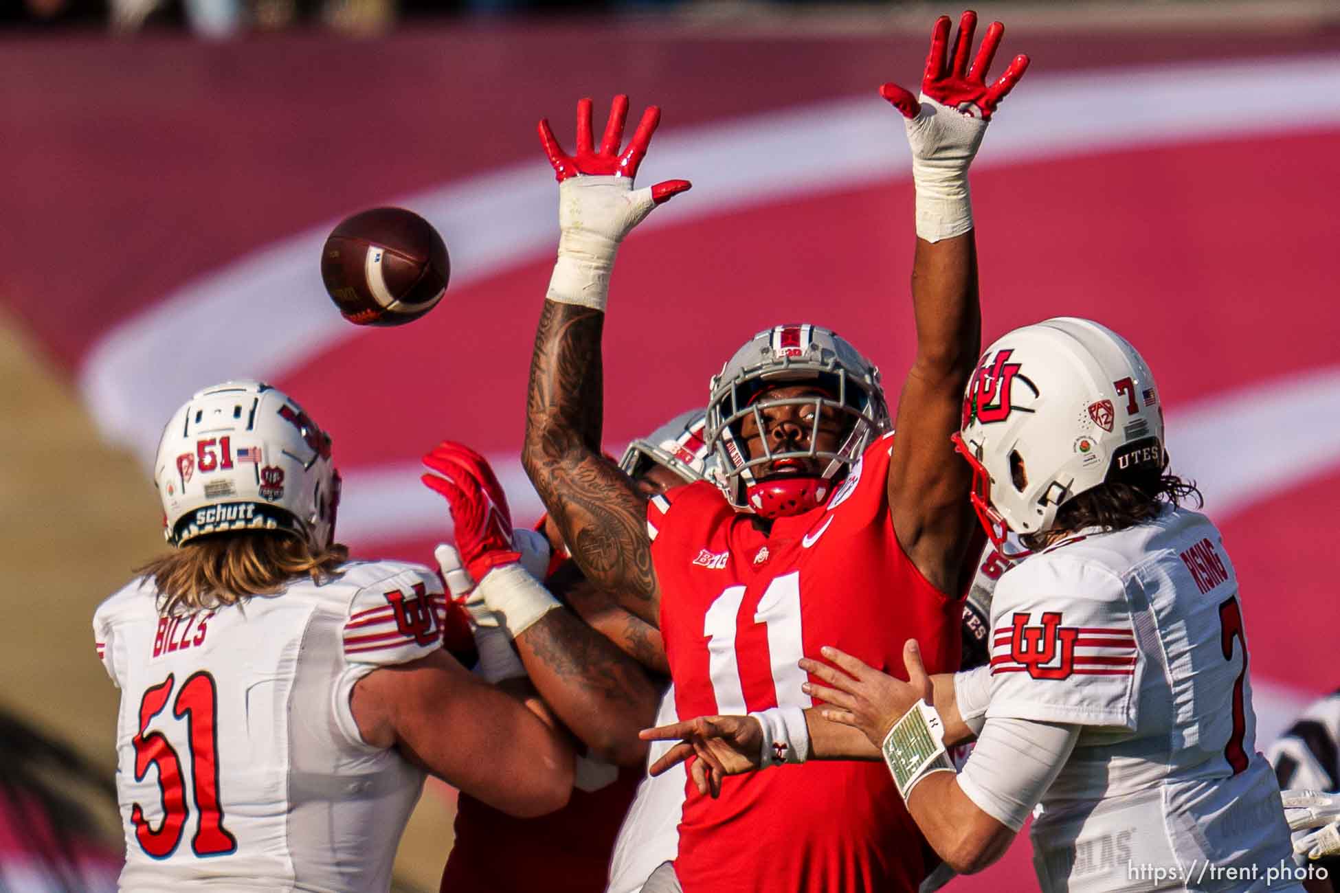 (Trent Nelson  |  The Salt Lake Tribune) Utah Utes quarterback Cameron Rising (7) throws a touchdown pass to Utah Utes wide receiver Britain Covey (18) as the Utah Utes face the Ohio State Buckeyes at the Rose Bowl in Pasadena, Calif., on Saturday, Jan. 1, 2022.