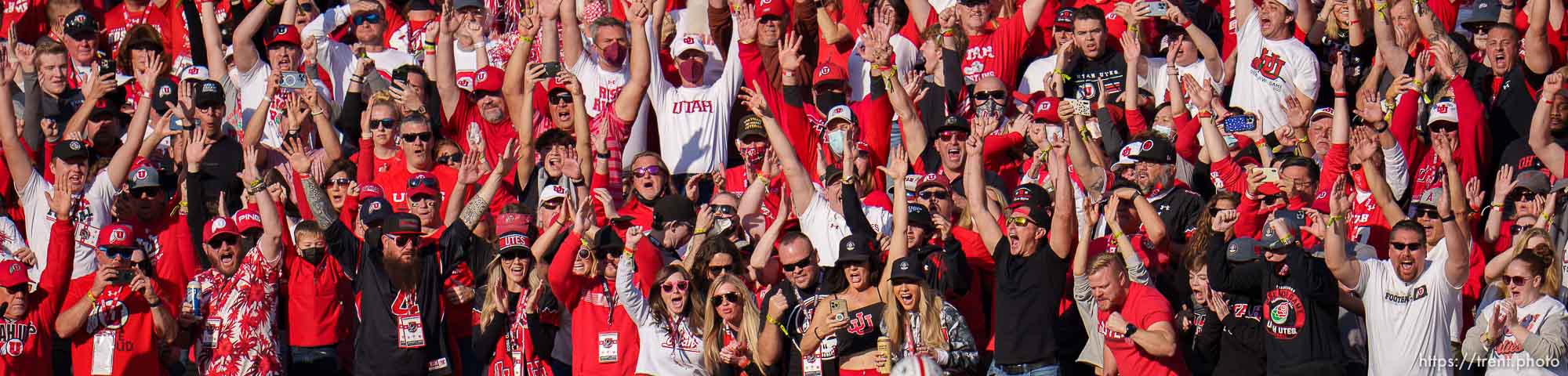 (Trent Nelson  |  The Salt Lake Tribune) Utah fans cheer on a touchdown as the Utah Utes face the Ohio State Buckeyes at the Rose Bowl in Pasadena, Calif., on Saturday, Jan. 1, 2022.