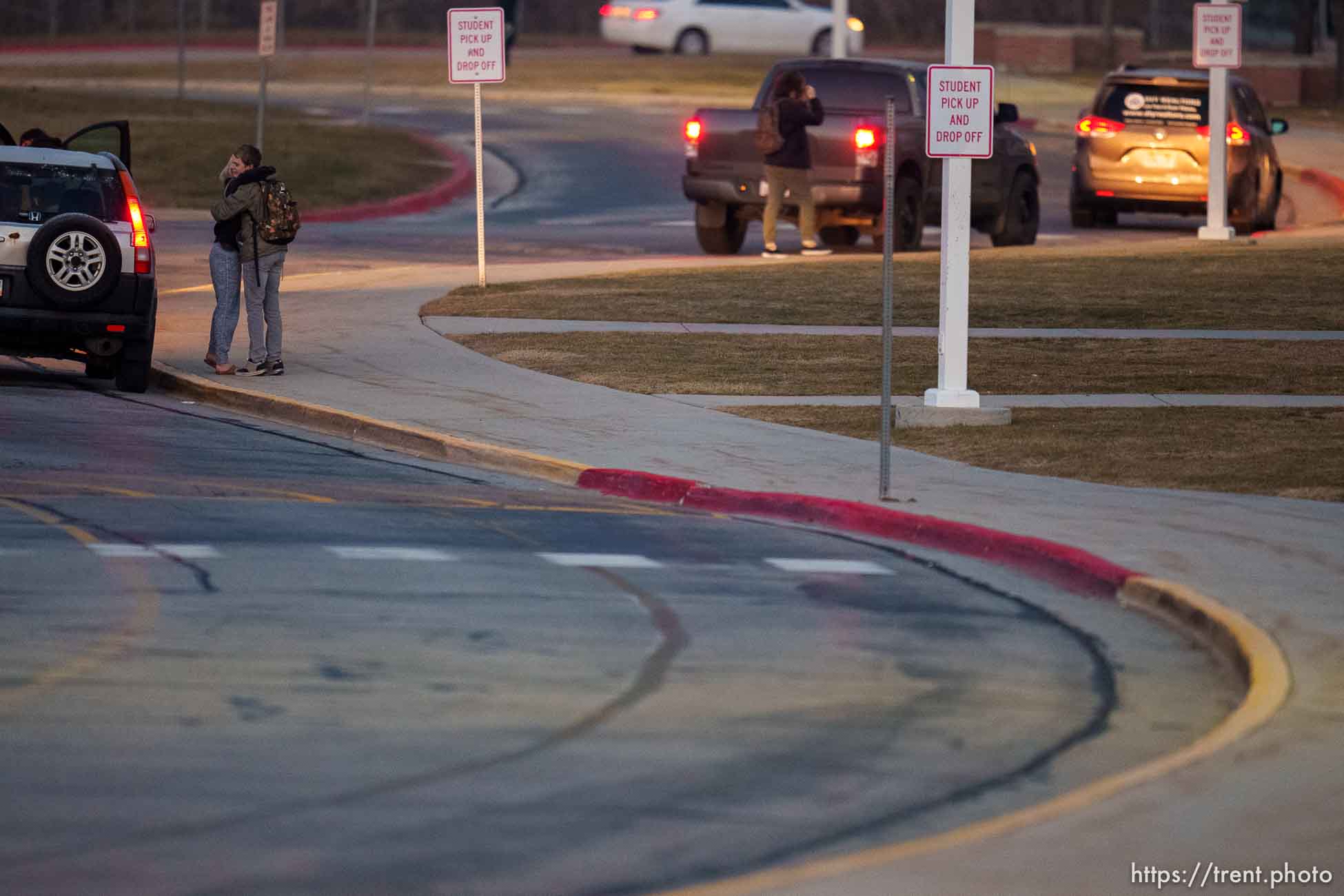 (Trent Nelson  |  The Salt Lake Tribune) Students arrive at Jordan High School in Sandy on Wednesday, Jan. 12, 2022.