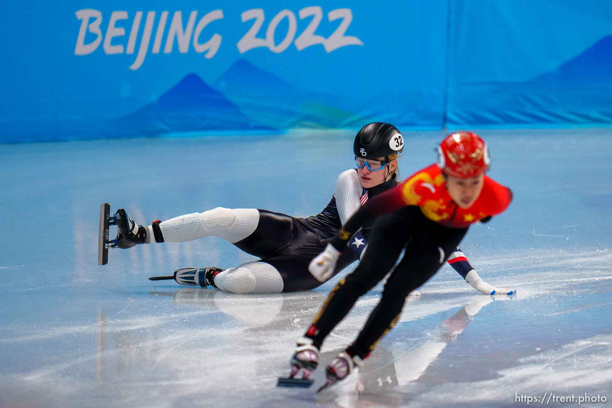 (Trent Nelson  |  The Salt Lake Tribune) Corinne Stoddard (USA) crashes in a qualifying heat for the 500m, short track speed skating at the 2022 Winter Olympics in Beijing on Saturday, Feb. 5, 2022.