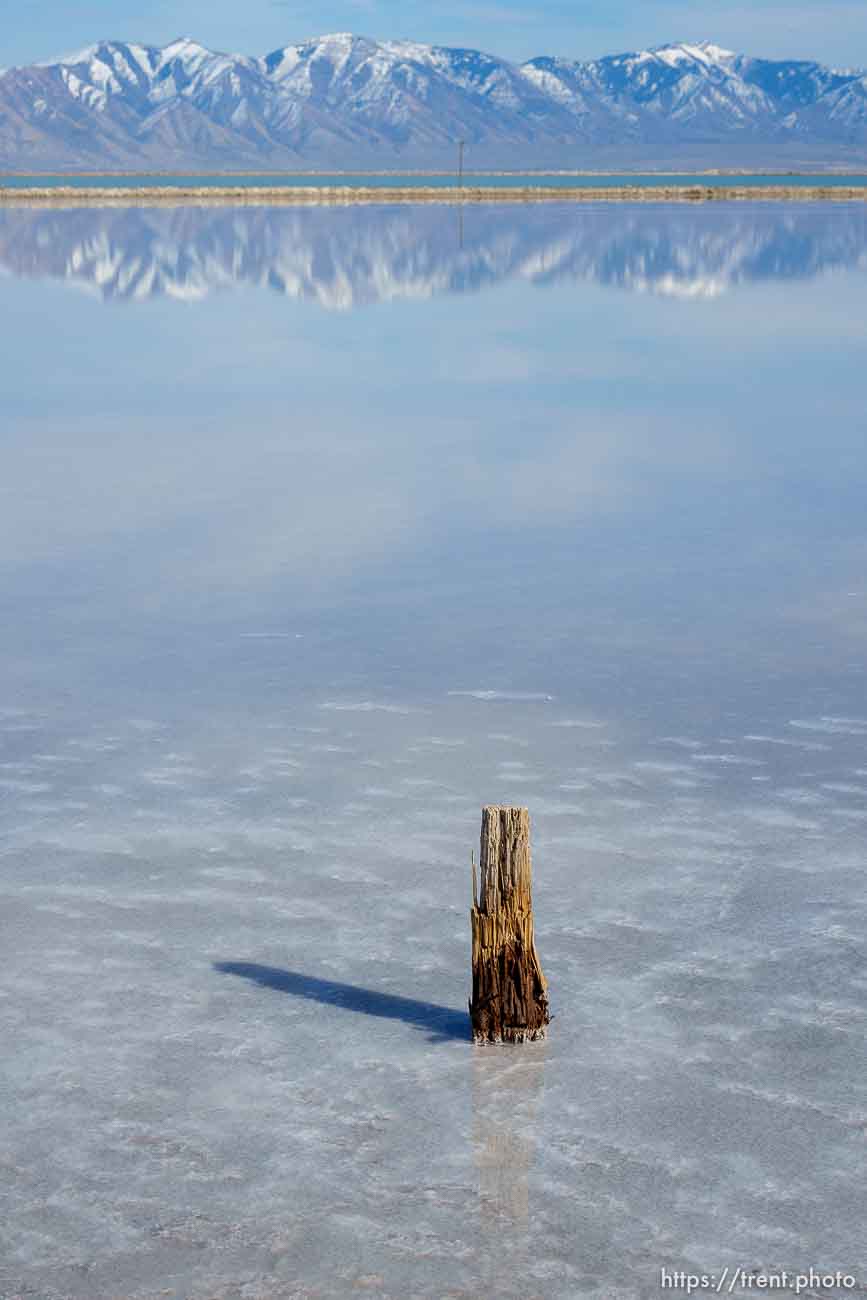 (Trent Nelson  |  The Salt Lake Tribune) The Great Salt Lake south of Stansbury Island on Saturday, March 26, 2022.