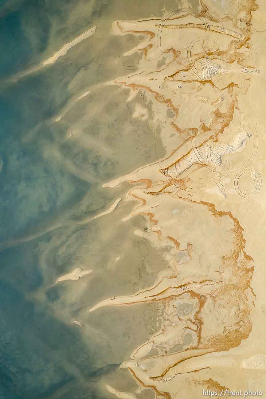 (Trent Nelson  |  The Salt Lake Tribune) The shore of the Great Salt Lake at Stansbury Island on Saturday, March 26, 2022.