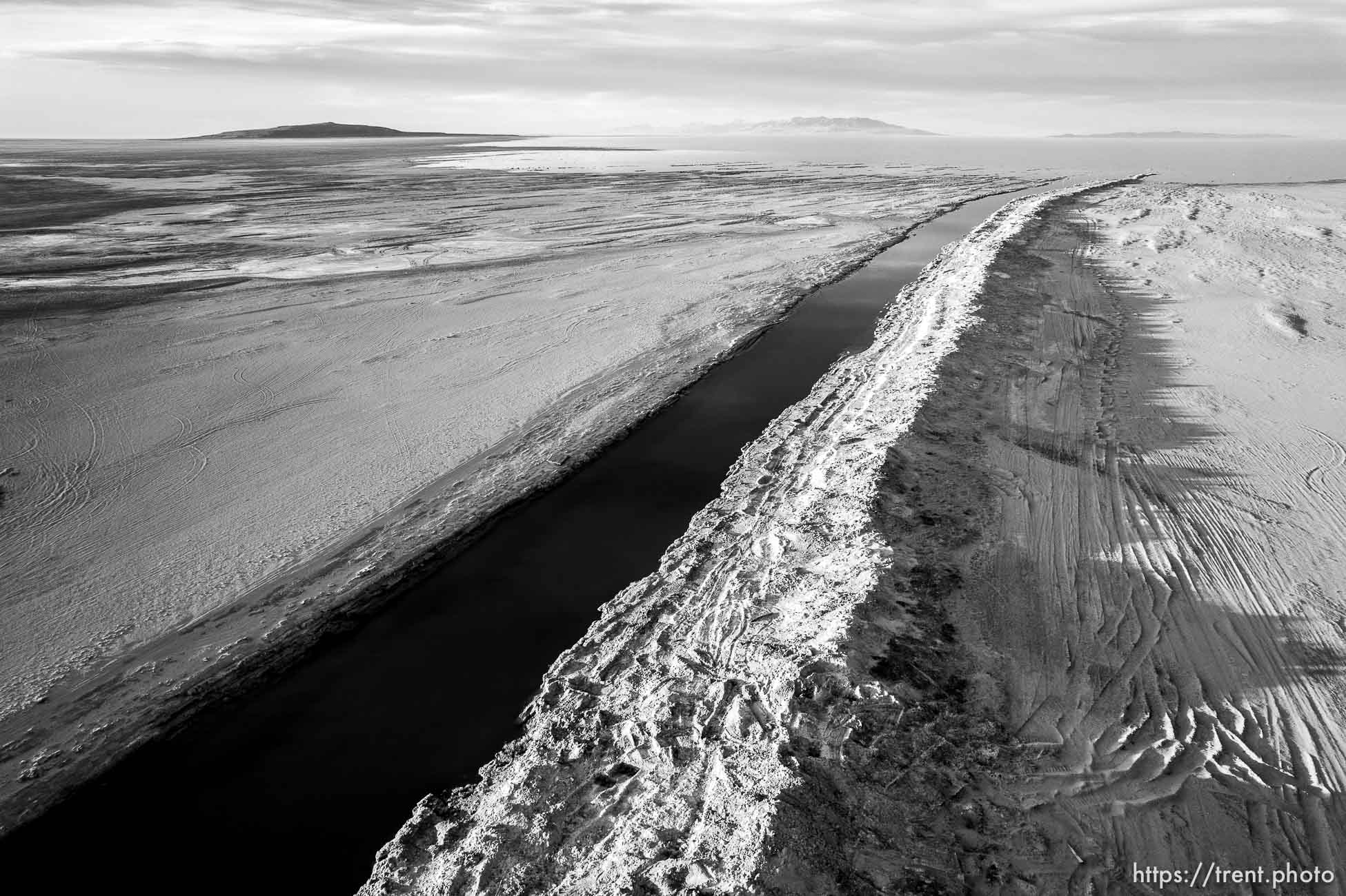 (Trent Nelson  |  The Salt Lake Tribune) The US Magnesium dike north of Stansbury Island on Saturday, March 26, 2022.