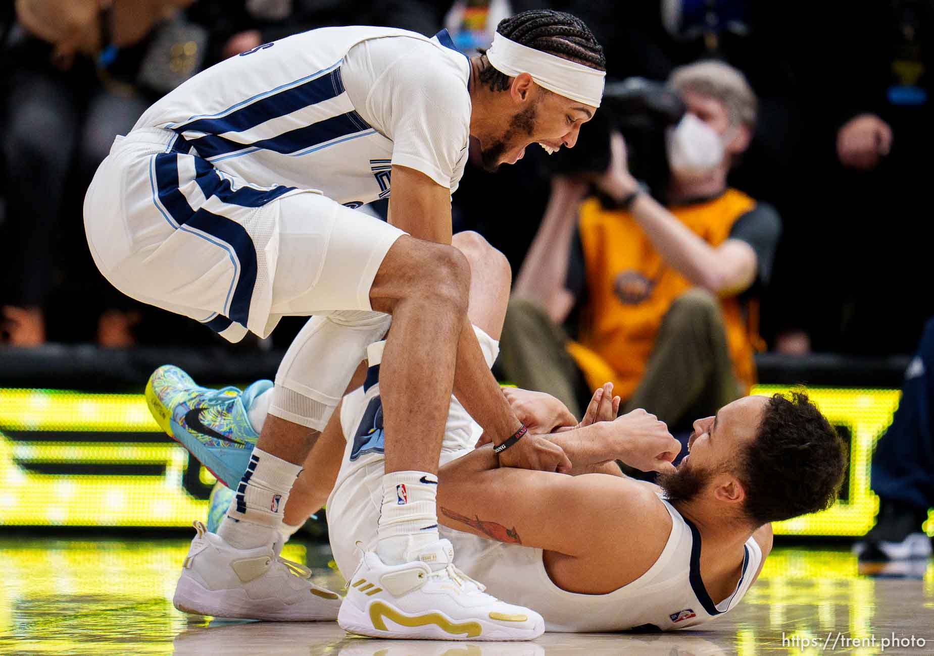 (Trent Nelson  |  The Salt Lake Tribune) Memphis Grizzlies guard Ziaire Williams (8) and Memphis Grizzlies forward Kyle Anderson (1) celebrate Anderson's shot putting the game into overtime as the Utah Jazz host the Memphis Grizzlies, NBA basketball in Salt Lake City on Tuesday, April 5, 2022.