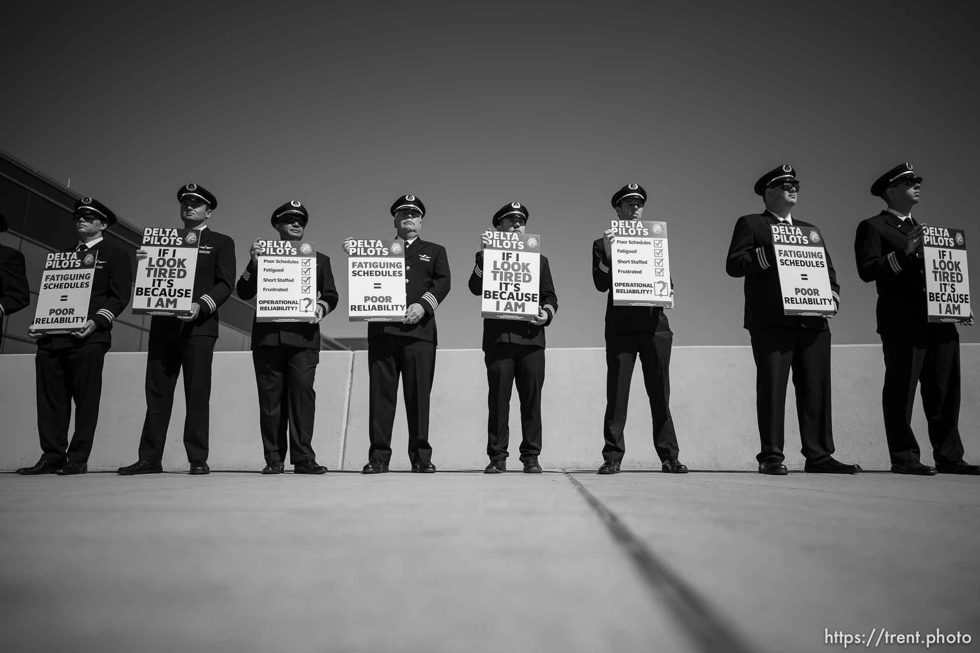 (Trent Nelson  |  The Salt Lake Tribune) Delta Airlines pilots protest at Salt Lake City International Airport on Thursday, April 7, 2022.