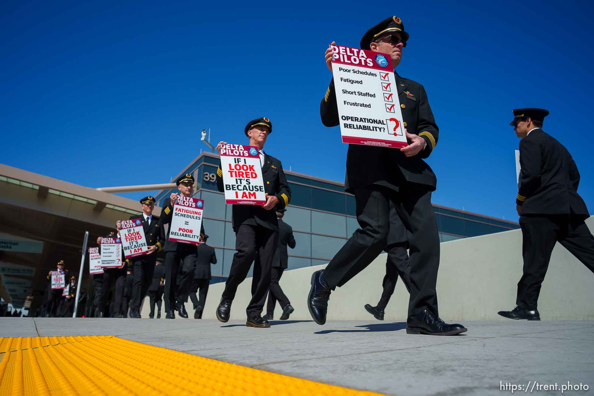 (Trent Nelson  |  The Salt Lake Tribune) Delta Airlines pilots protest at Salt Lake City International Airport on Thursday, April 7, 2022.