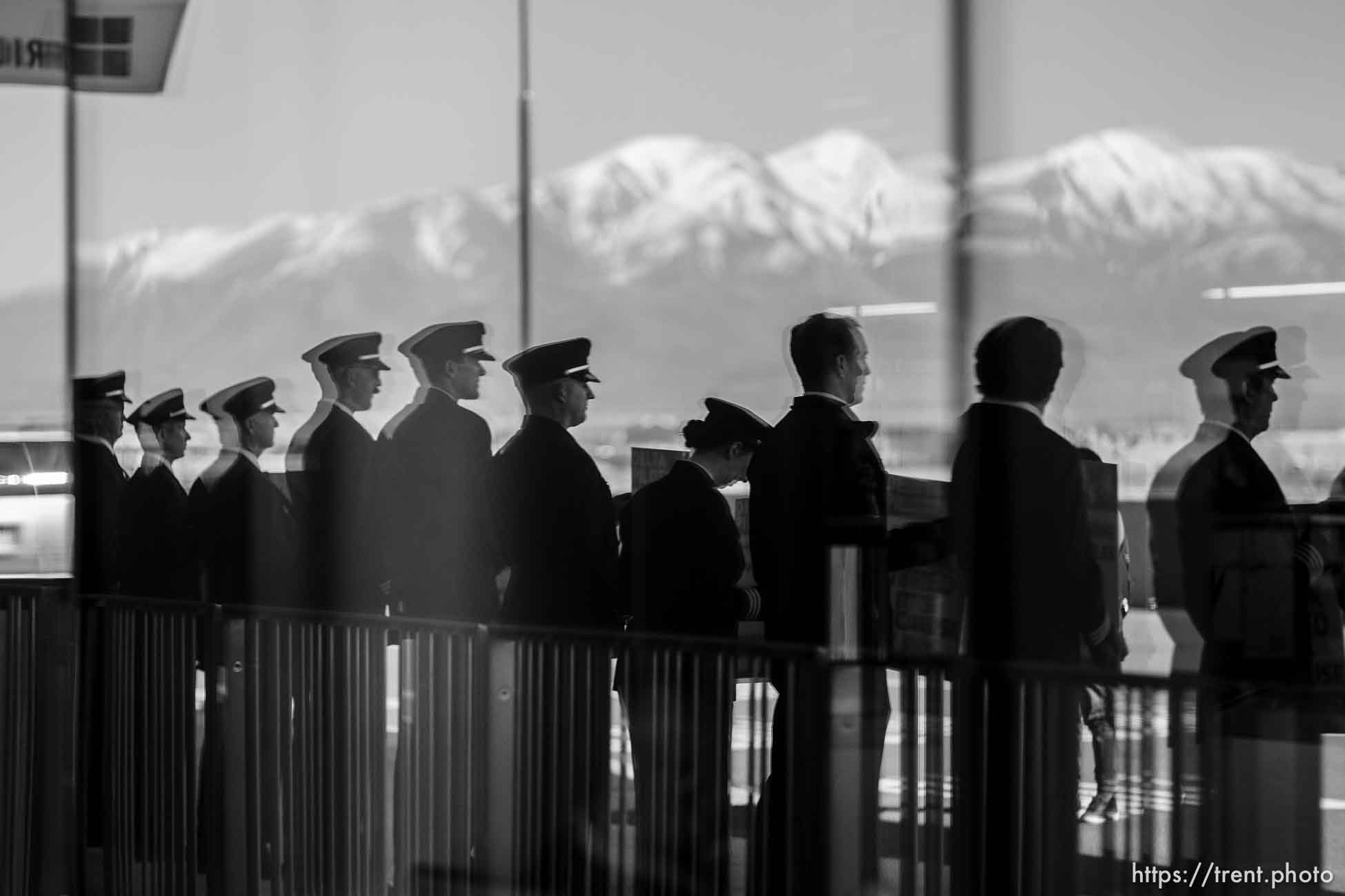 (Trent Nelson  |  The Salt Lake Tribune) Delta Airlines pilots protest at Salt Lake City International Airport on Thursday, April 7, 2022.