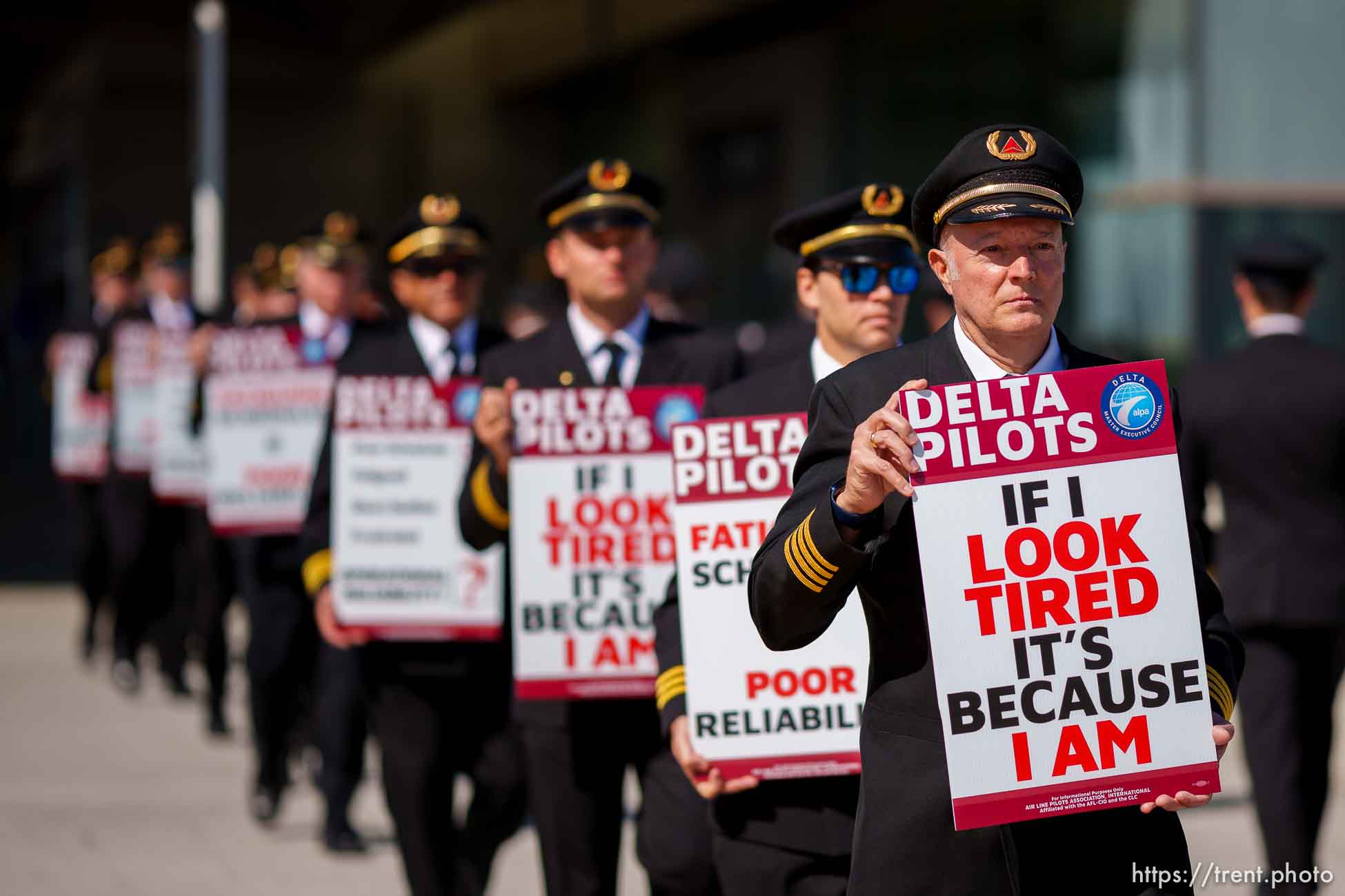 (Trent Nelson  |  The Salt Lake Tribune) Delta Airlines pilots protest at Salt Lake City International Airport on Thursday, April 7, 2022.