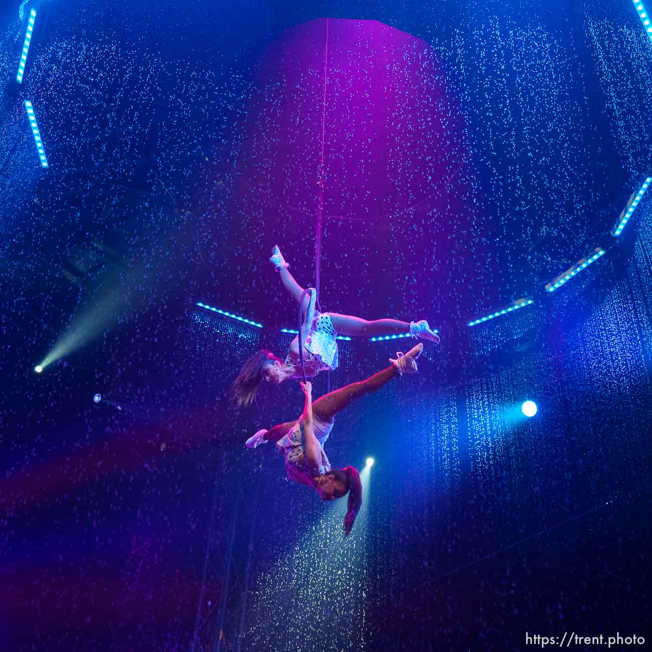 (Trent Nelson  |  The Salt Lake Tribune) Cirque Italia's Water Circus in Salt Lake City on Thursday, June 9, 2022.