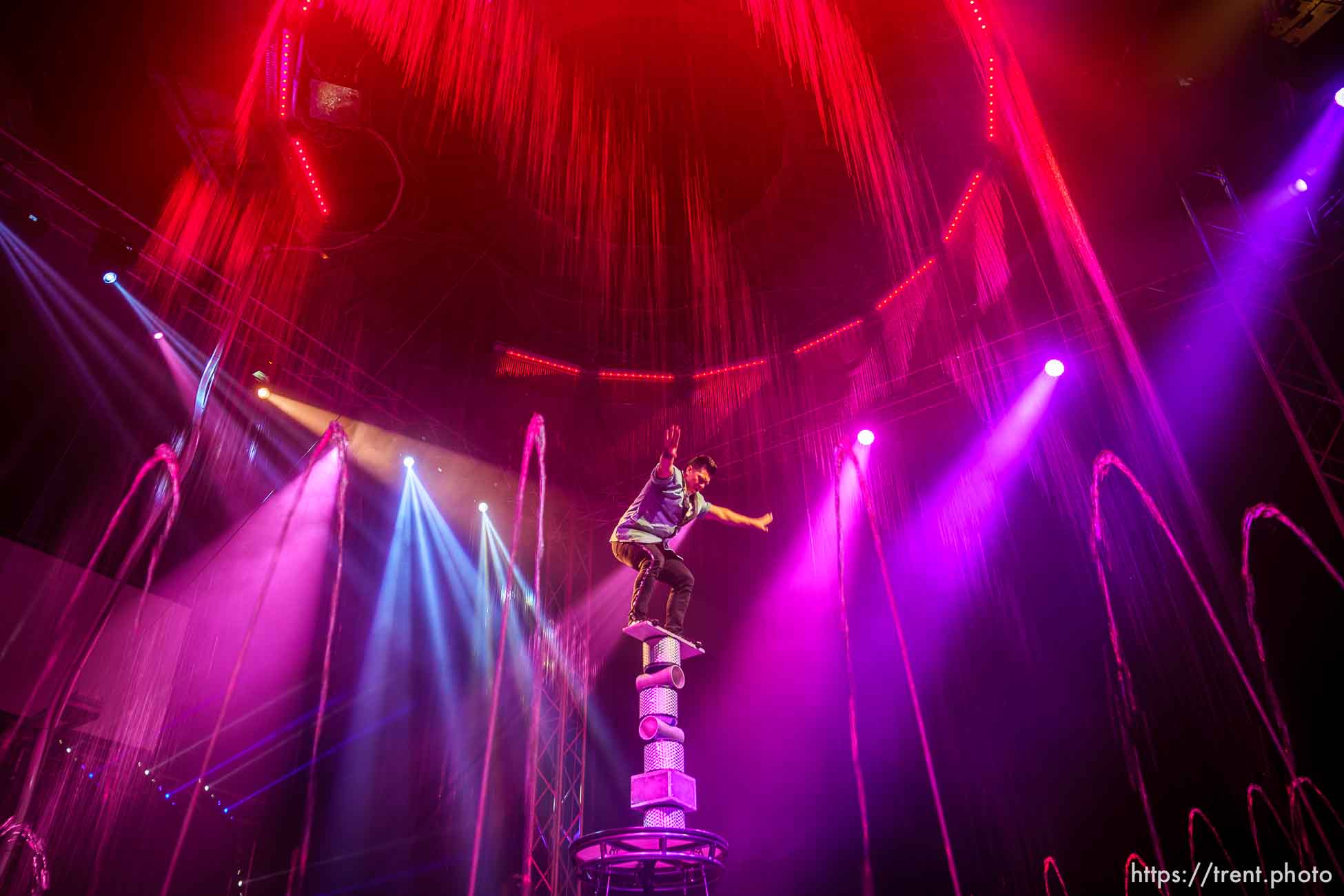 (Trent Nelson  |  The Salt Lake Tribune) Cirque Italia's Water Circus in Salt Lake City on Thursday, June 9, 2022.